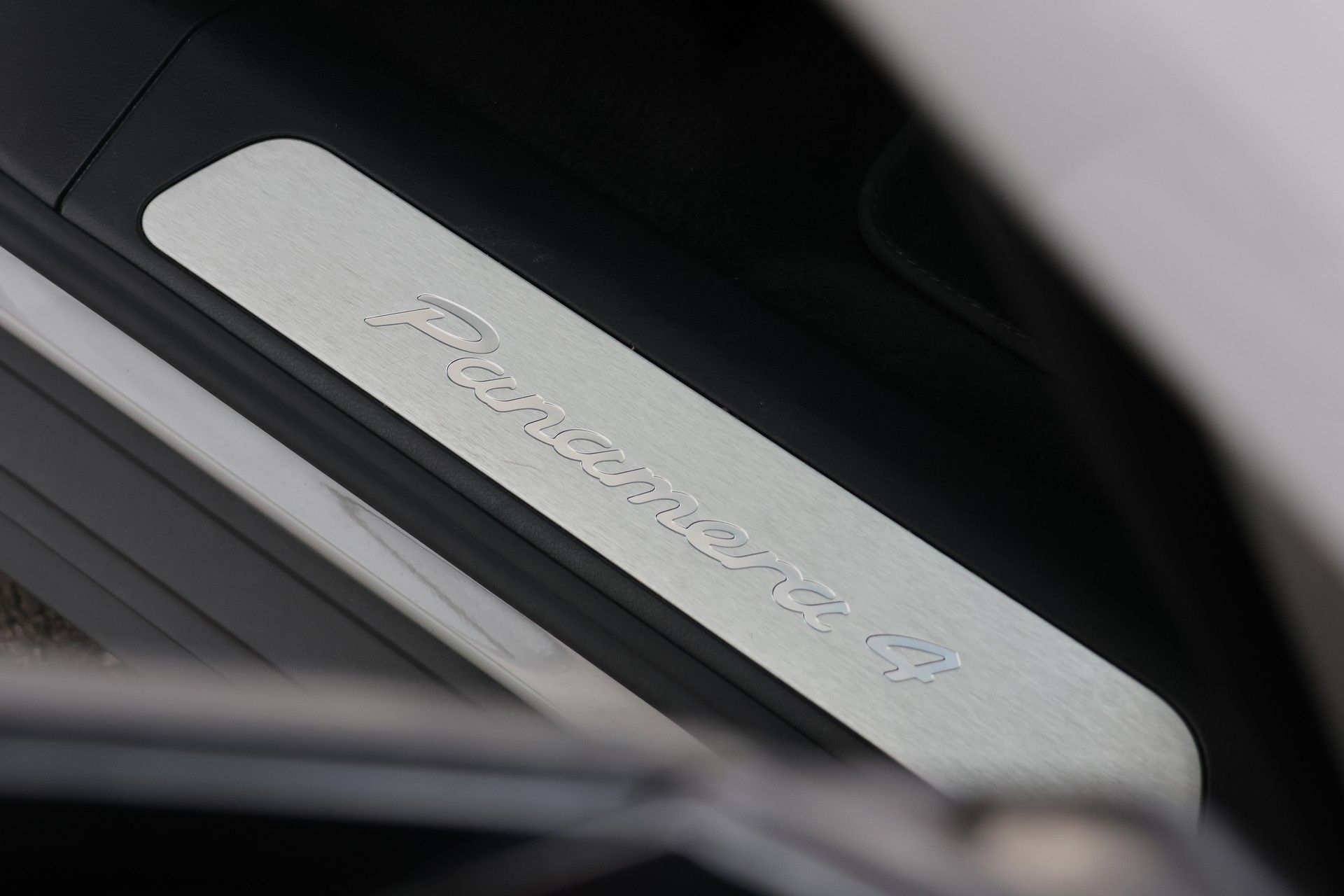 PORSCHE Panamera 4 E-Hybrid Sport Turismo PDK Kreide (CH) *Approved bis 2/2028*-image-22