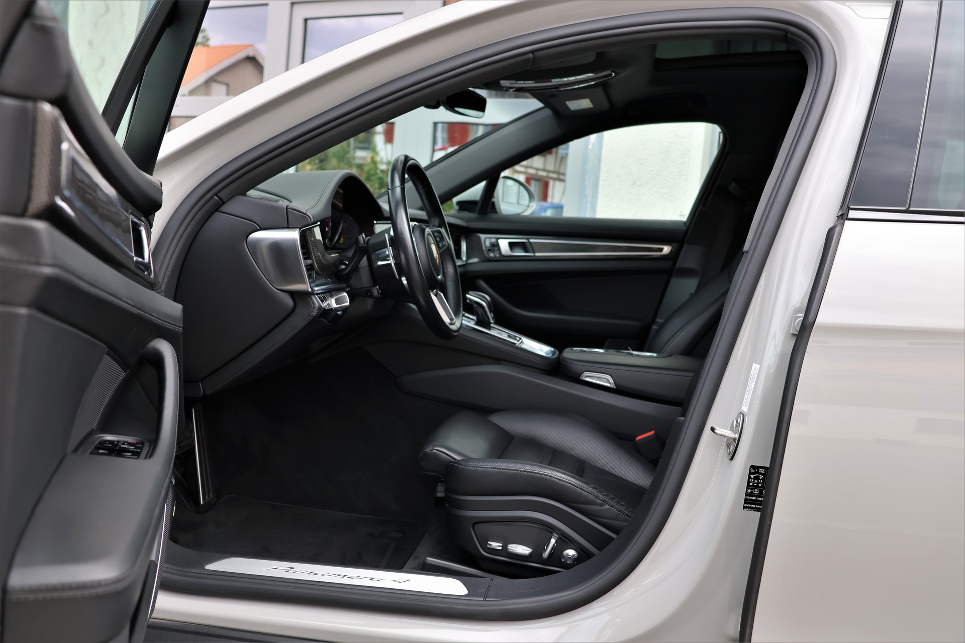 PORSCHE Panamera 4 E-Hybrid Sport Turismo PDK Kreide (CH) *Approved bis 2/2028*-image-9