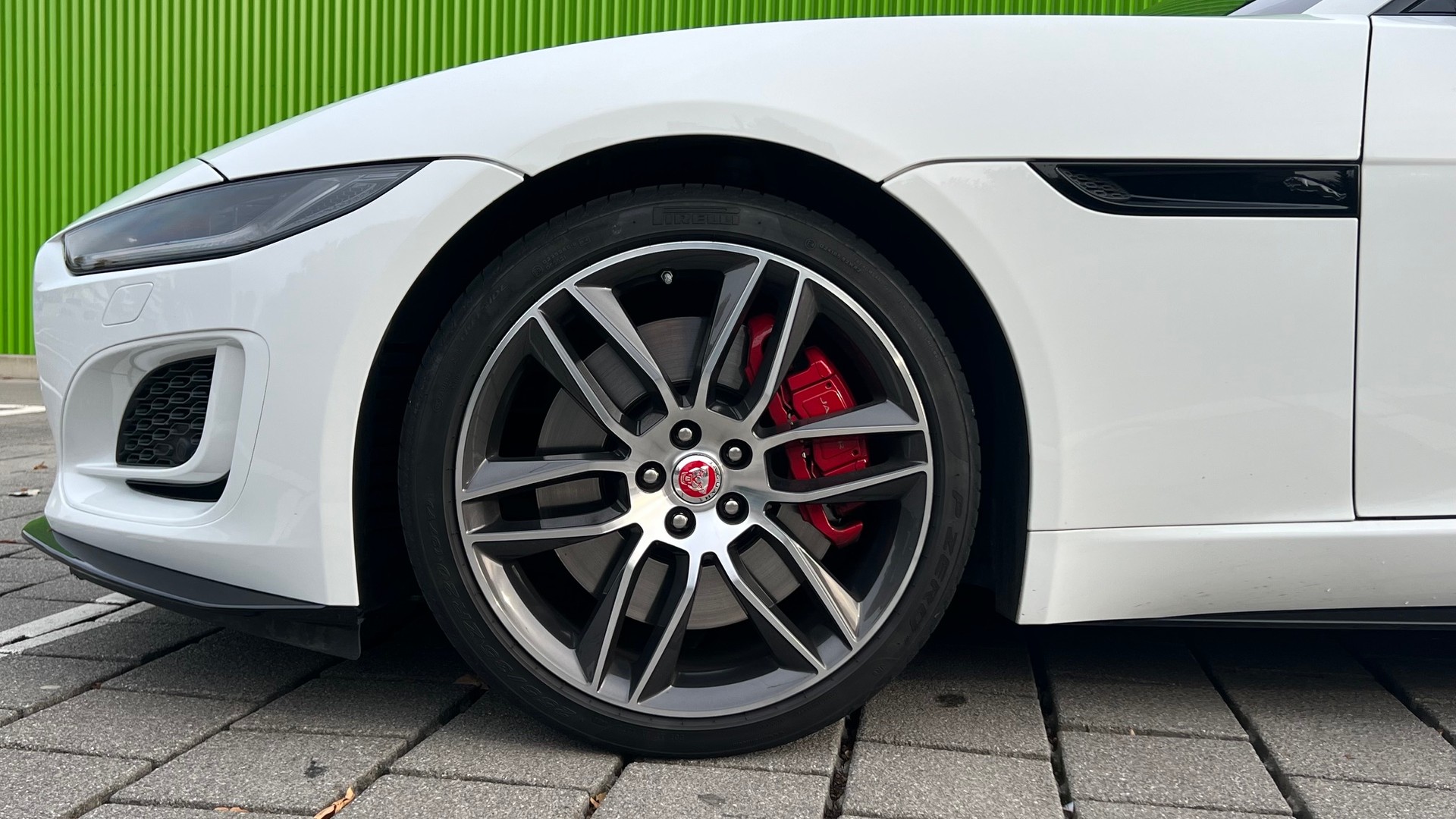JAGUAR 5.0 V8 R-Dynamic-image-5