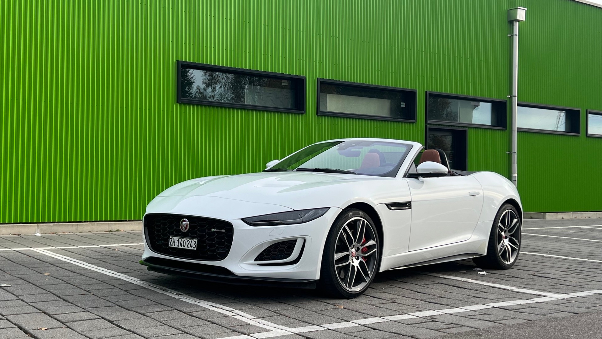 JAGUAR 5.0 V8 R-Dynamic-image-0