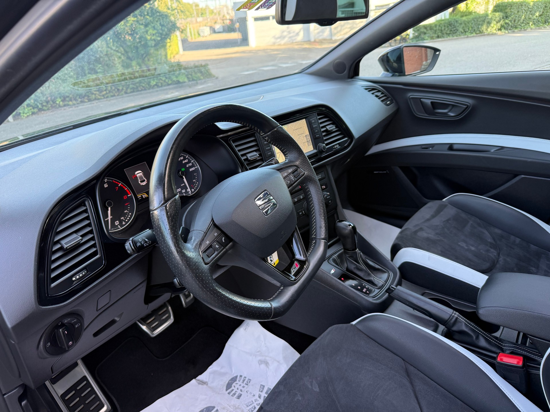 SEAT Leon ST 2.0 TSI Cupra 280 DSG-image-7