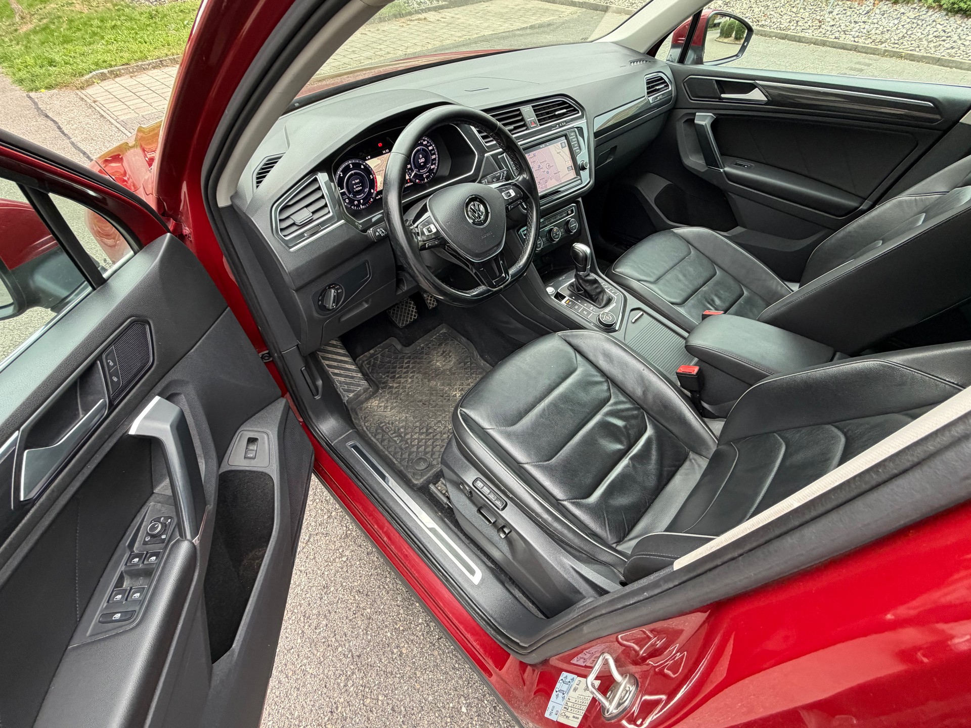 VW Tiguan 2.0 TDI SCR Highline 4Motion DSG-image-9