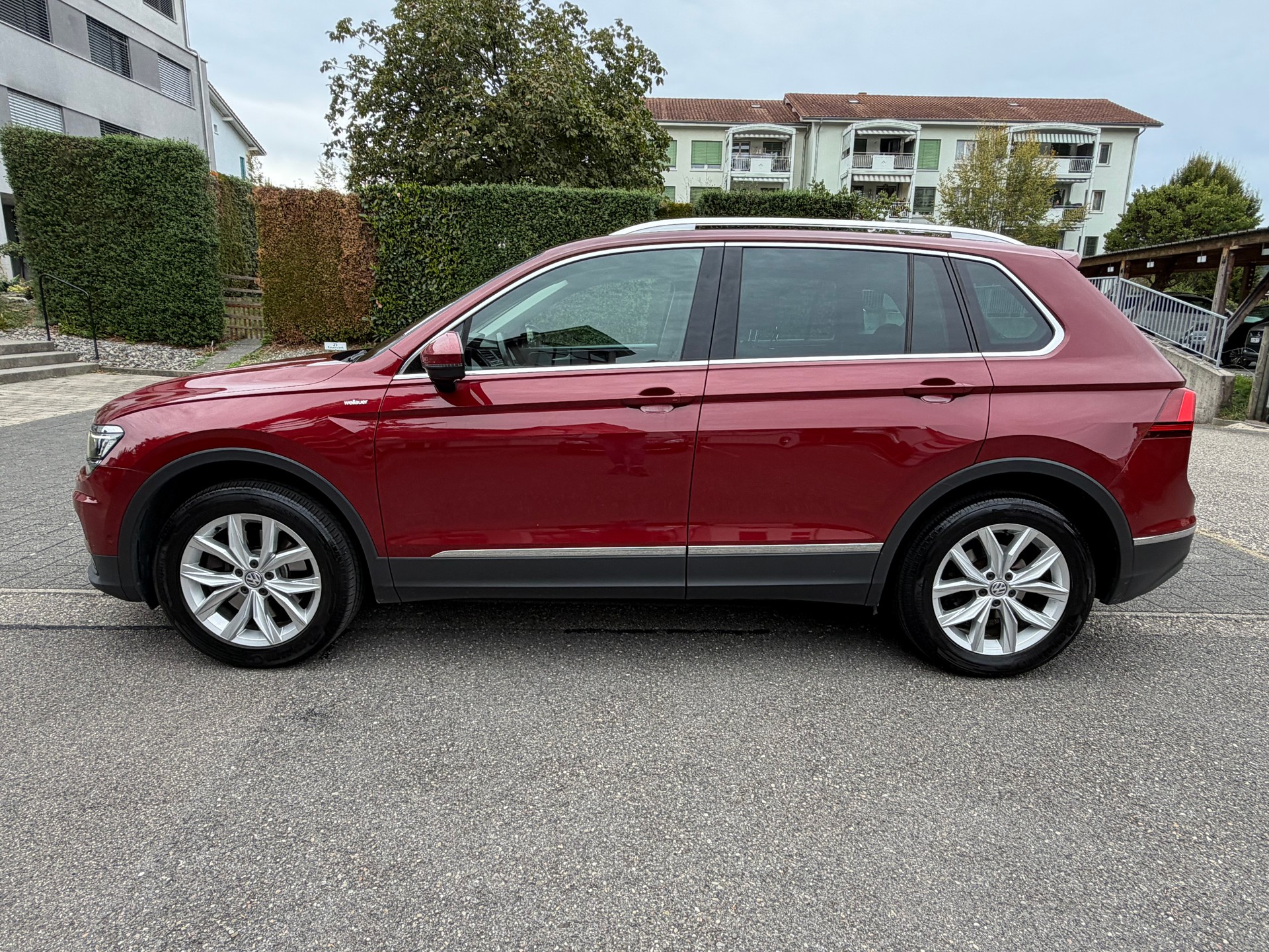 VW Tiguan 2.0 TDI SCR Highline 4Motion DSG-image-2