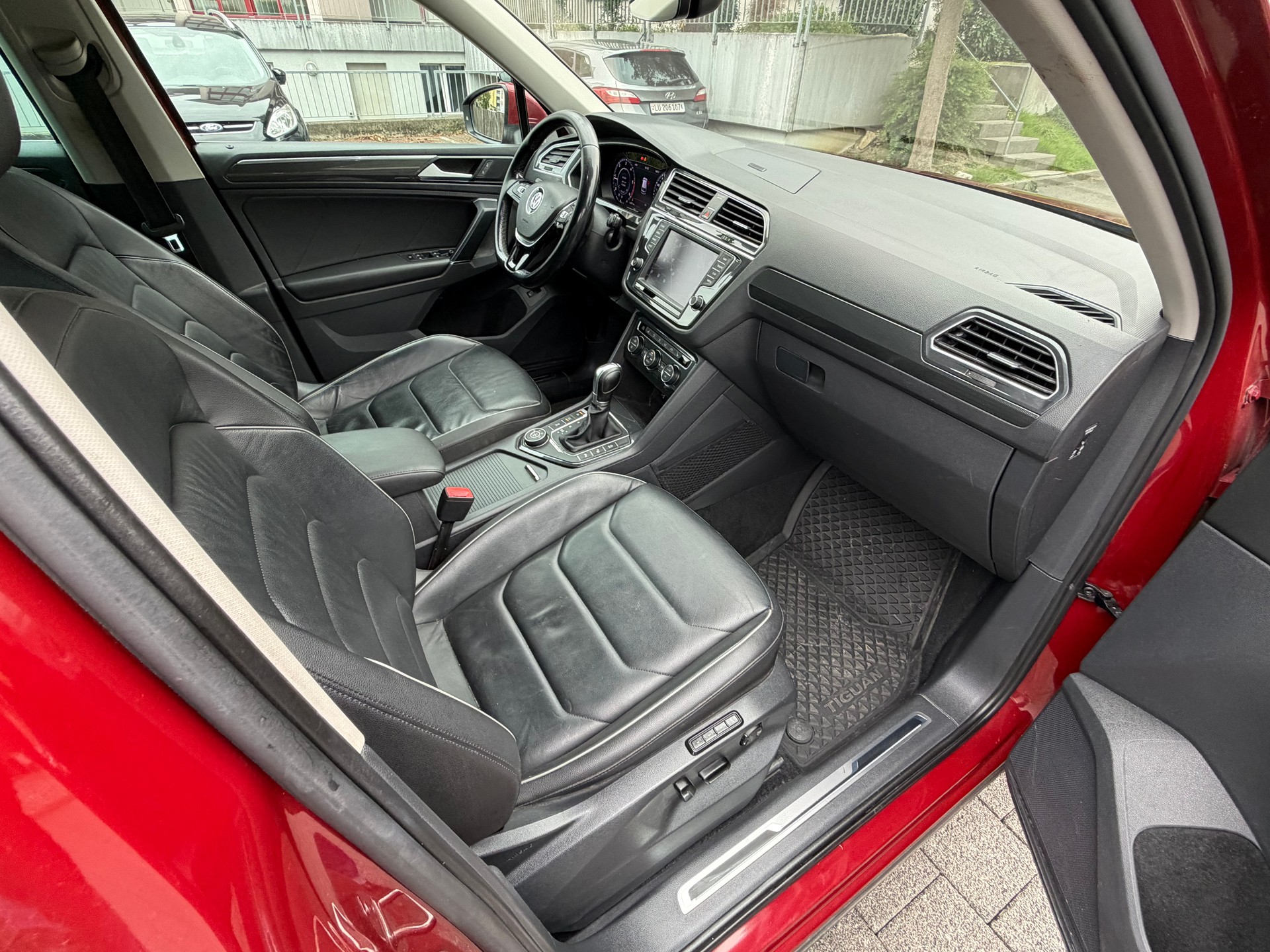 VW Tiguan 2.0 TDI SCR Highline 4Motion DSG-image-8