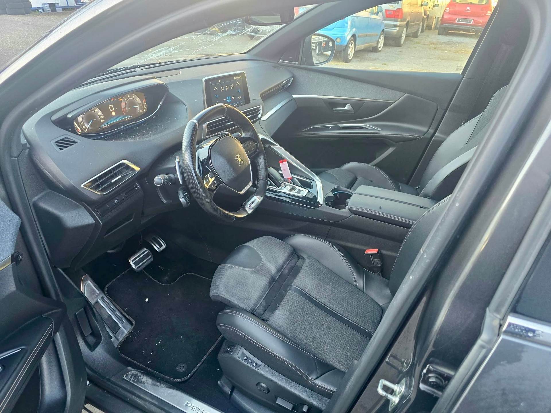 PEUGEOT 5008 1.6Pure Tech GT Line EAT8-image-9
