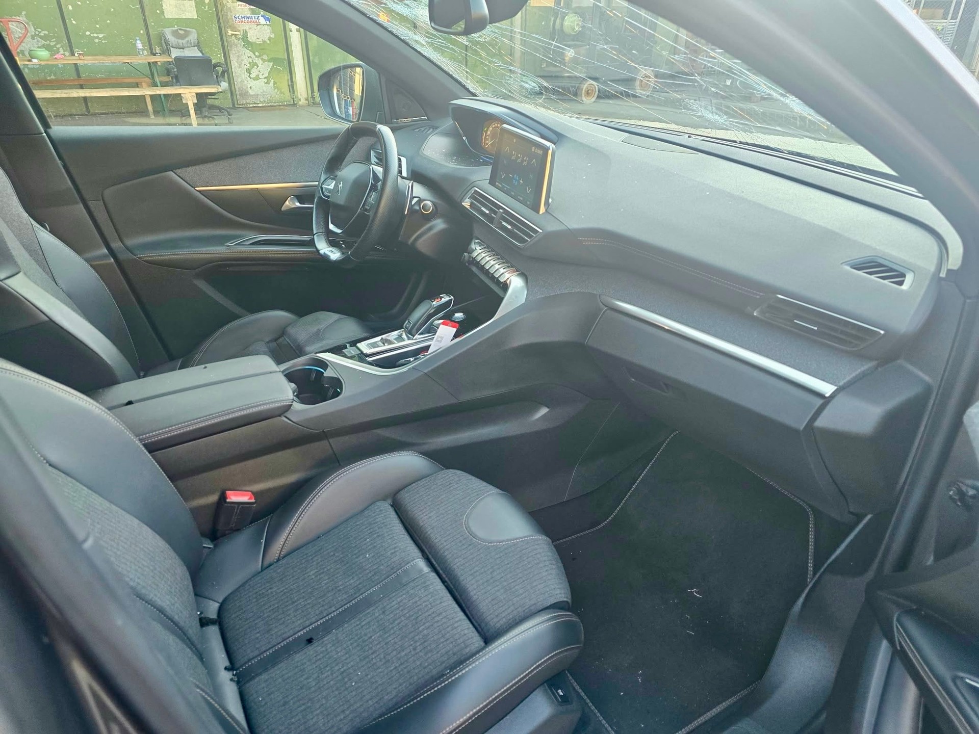 PEUGEOT 5008 1.6Pure Tech GT Line EAT8-image-10