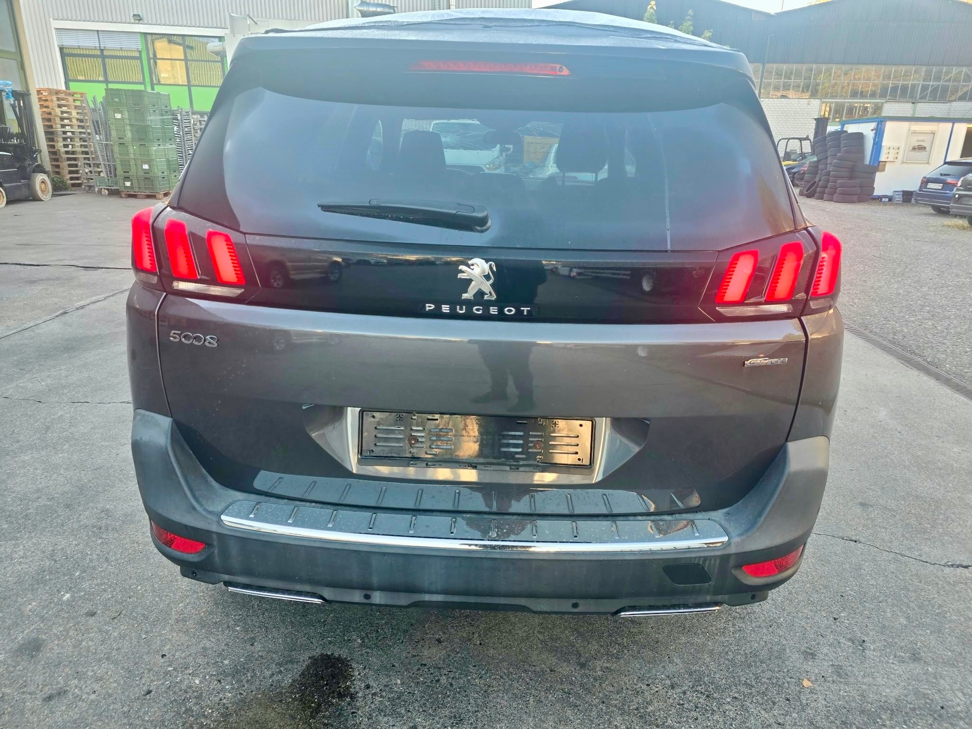 PEUGEOT 5008 1.6Pure Tech GT Line EAT8-image-7