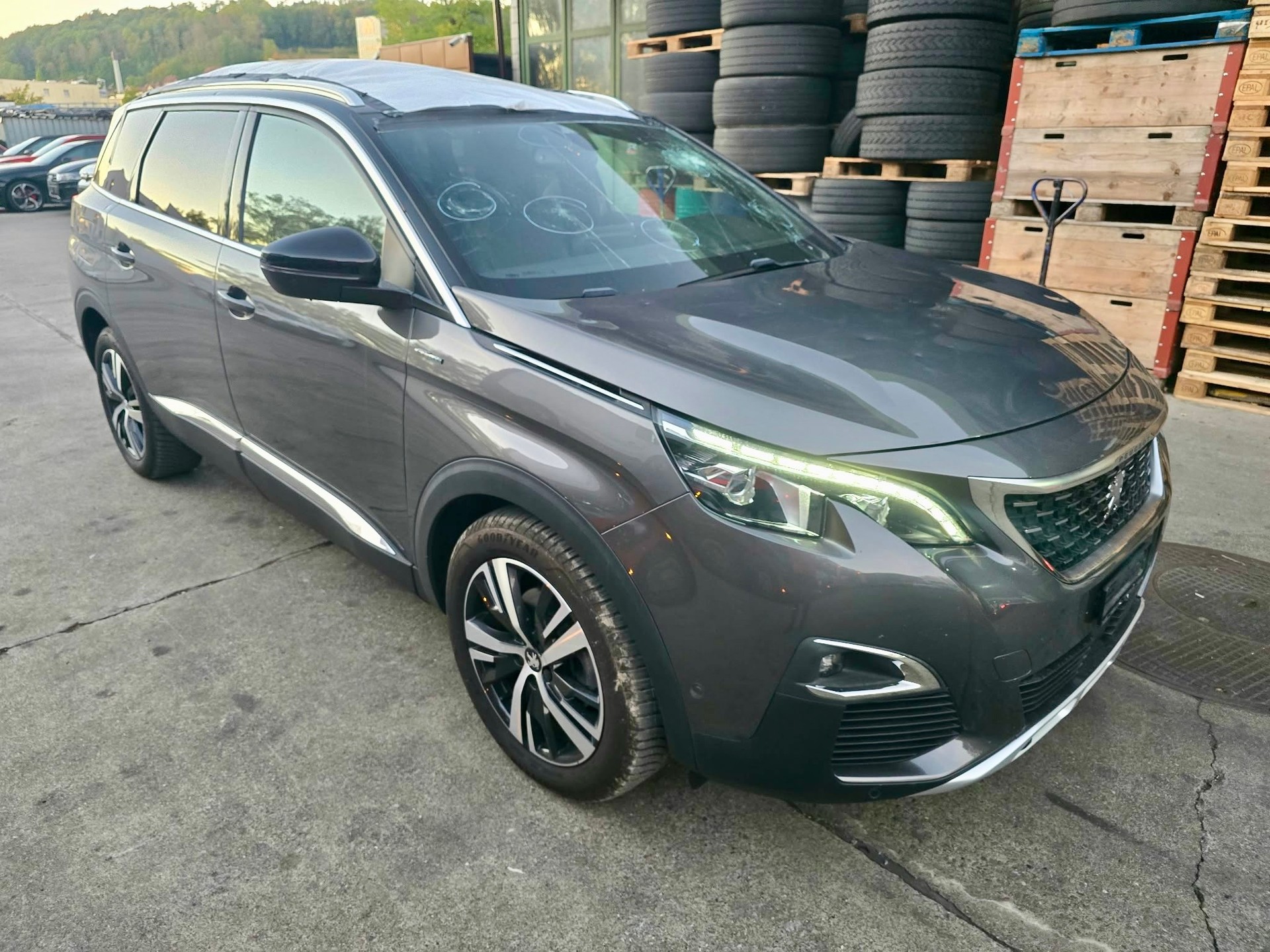 PEUGEOT 5008 1.6Pure Tech GT Line EAT8-image-1