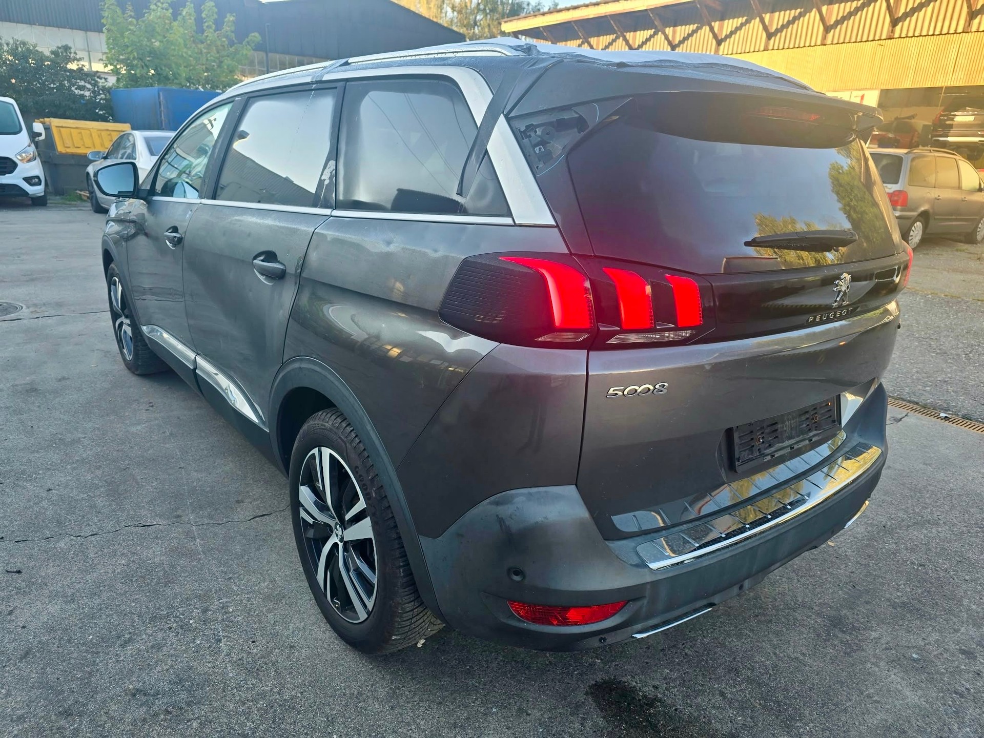 PEUGEOT 5008 1.6Pure Tech GT Line EAT8-image-4