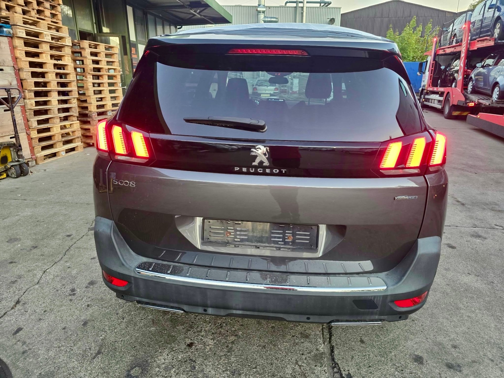 PEUGEOT 5008 1.6Pure Tech GT Line EAT8-image-7