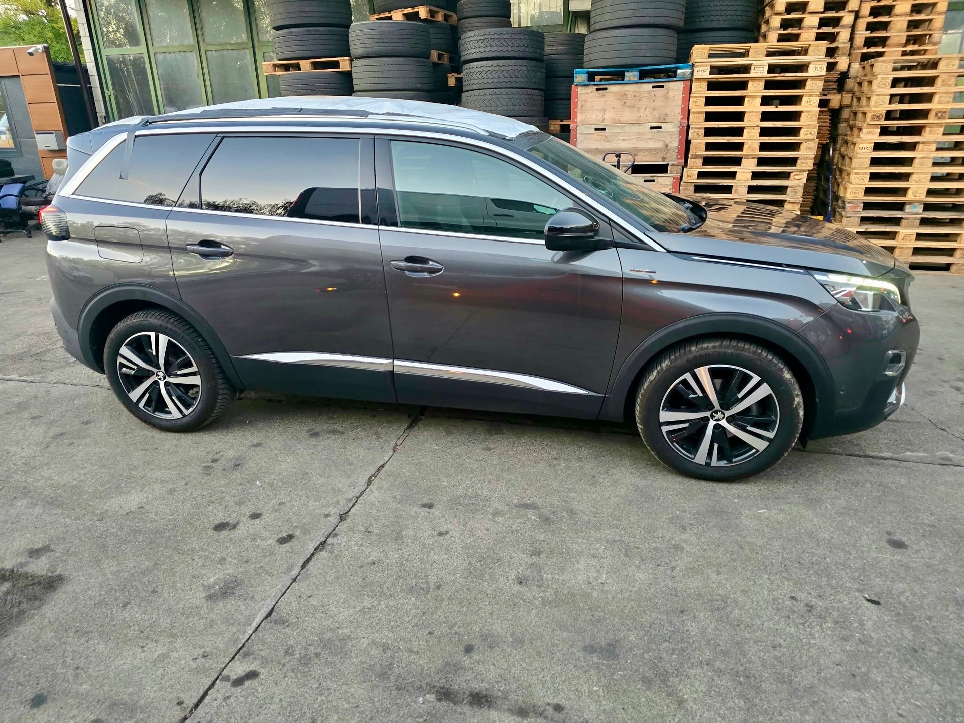 PEUGEOT 5008 1.6Pure Tech GT Line EAT8-image-5