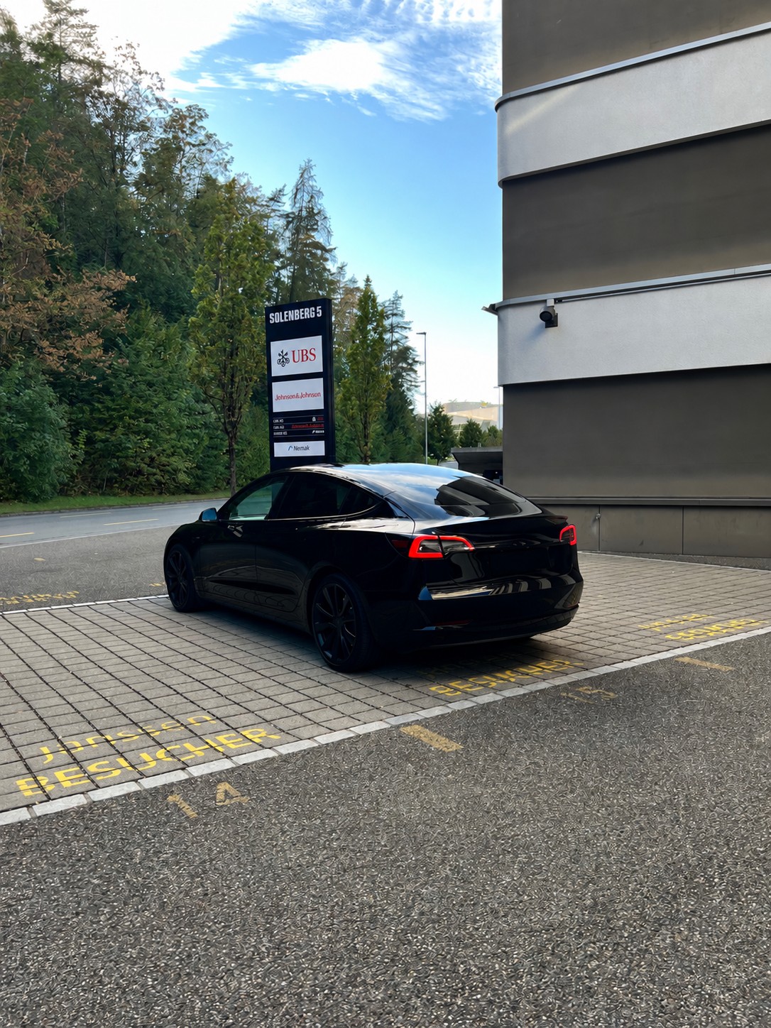 TESLA SR+ RWD MY2023-image-5