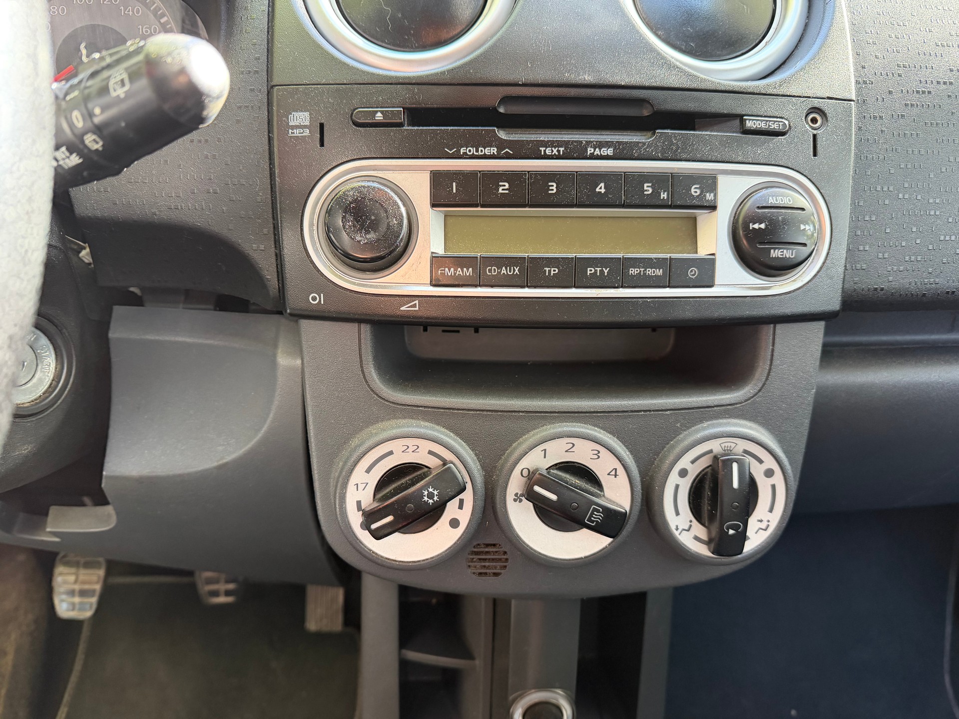 MITSUBISHI Colt 1.3 16V Jubilé (35) ClearTec-image-8