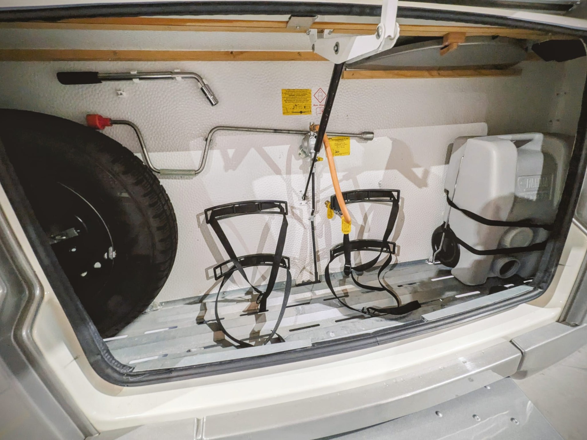 ADRIA Altea 362 XH 4 Four-image-11