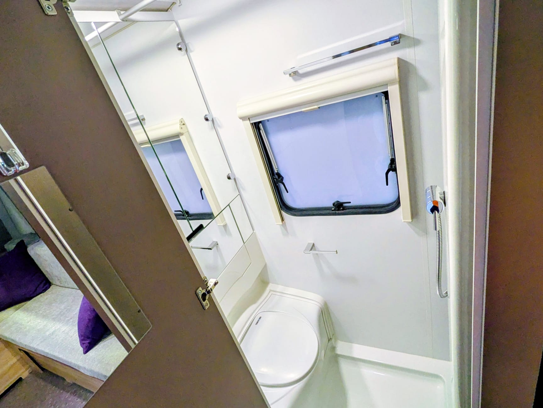 ADRIA Altea 362 XH 4 Four-image-20