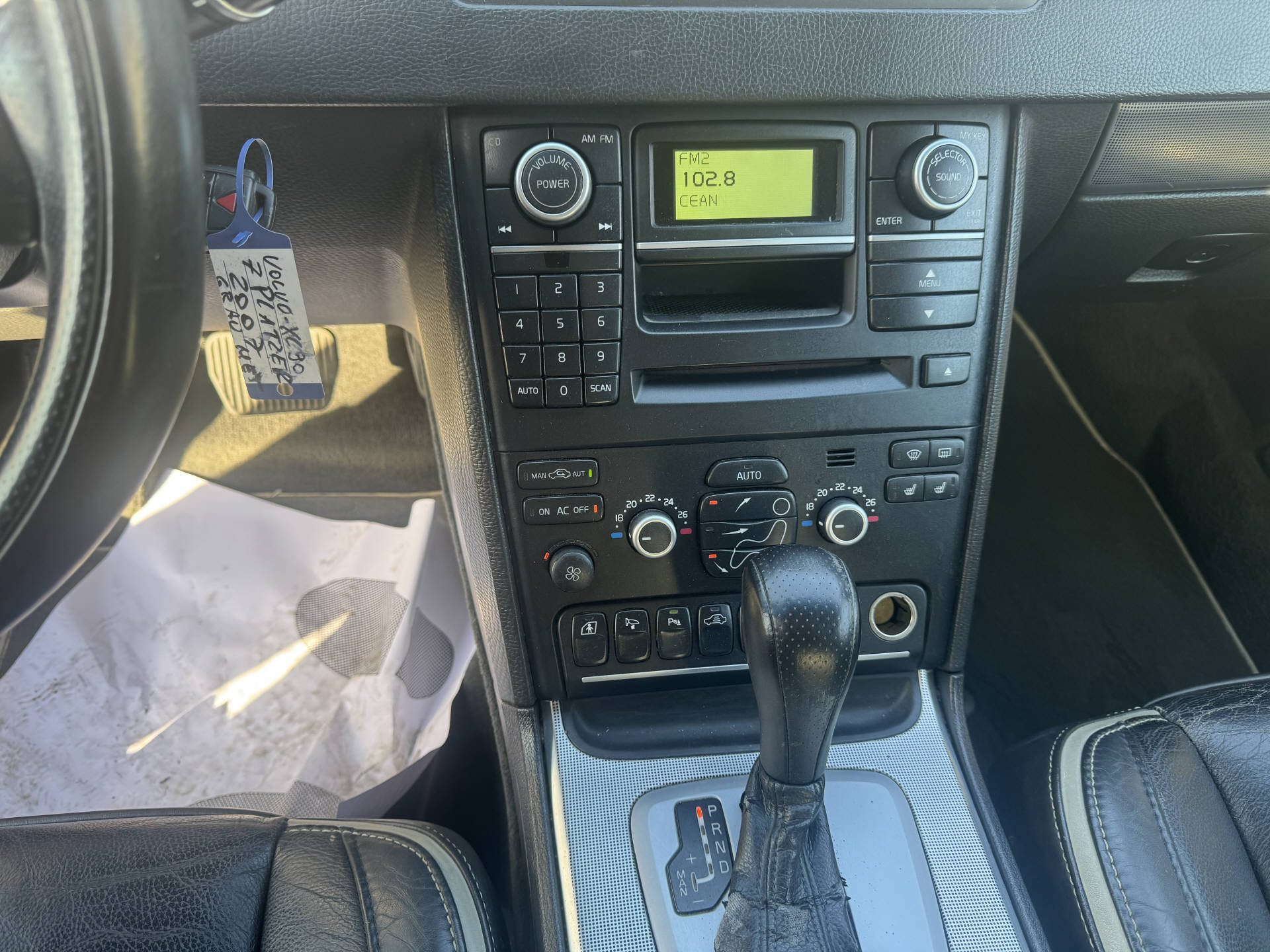 VOLVO XC90 2.4D5 Momentum 7P. AWD-image-8