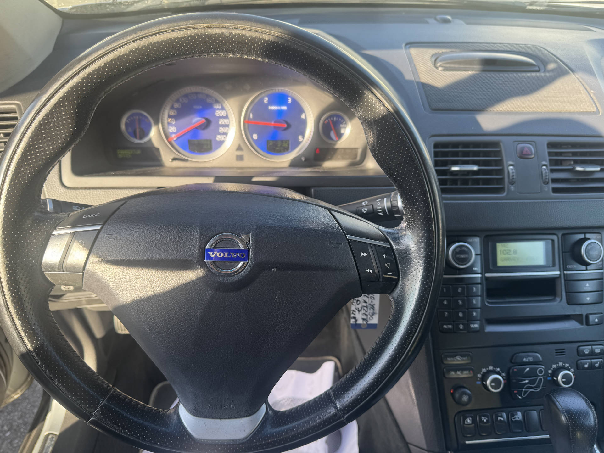 VOLVO XC90 2.4D5 Momentum 7P. AWD-image-7