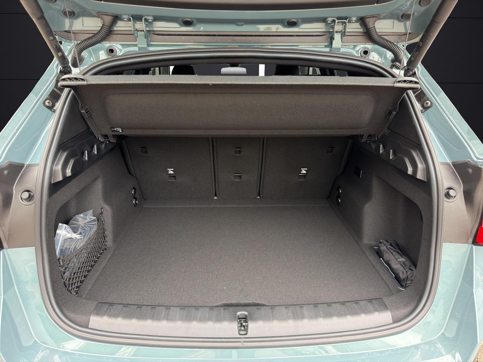 BMW iX1 U11 30 xDrive-image-9