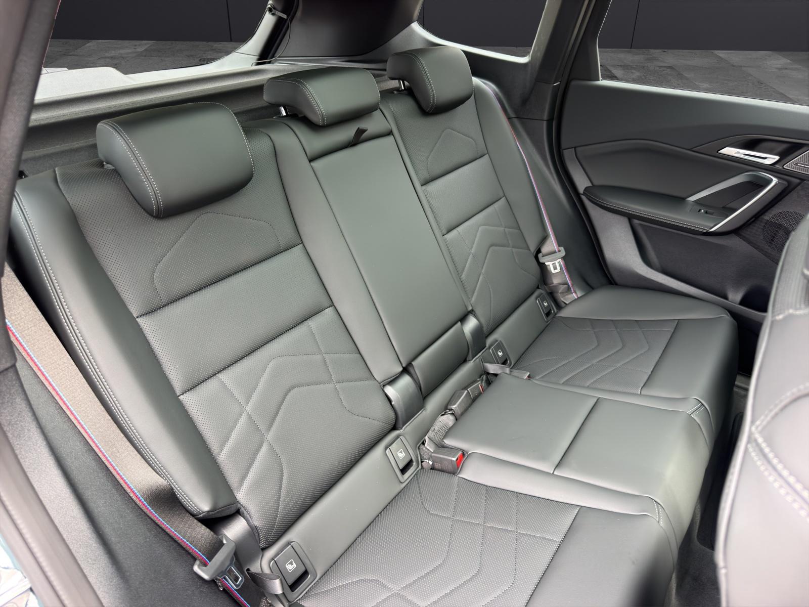 BMW iX1 U11 30 xDrive-image-13
