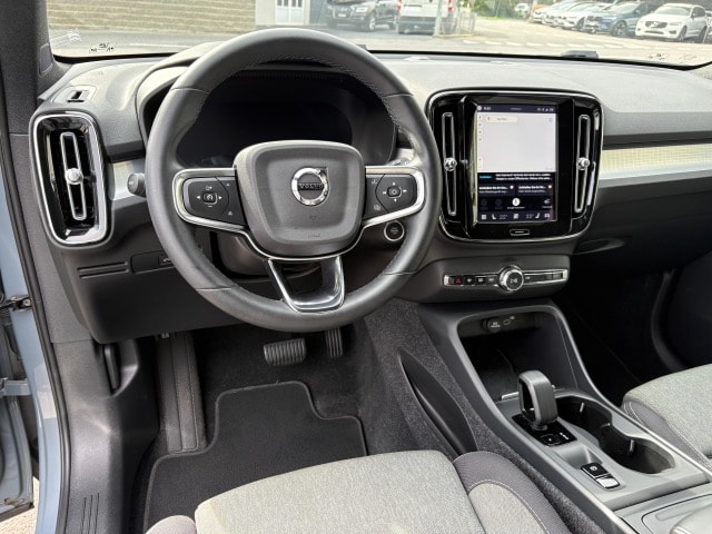VOLVO XC40 2.0 B4 MH Momentum AWD-image-8