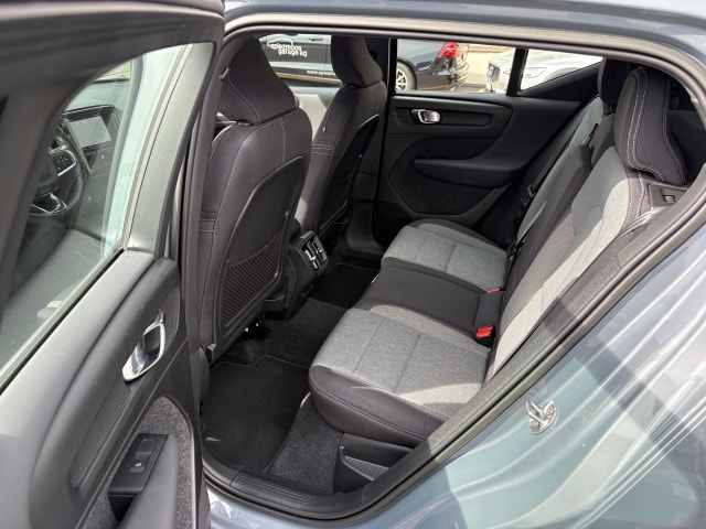 VOLVO XC40 2.0 B4 MH Momentum AWD-image-7