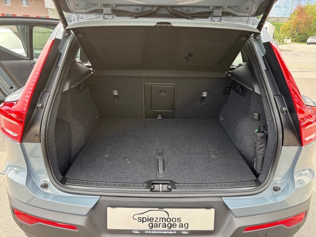 VOLVO XC40 2.0 B4 MH Momentum AWD-image-9