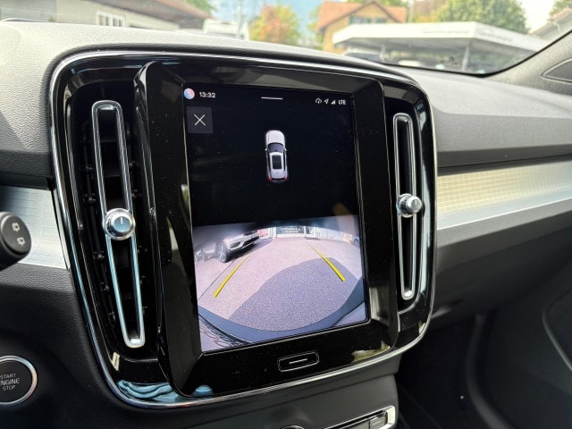 VOLVO XC40 2.0 B4 MH Momentum AWD-image-12