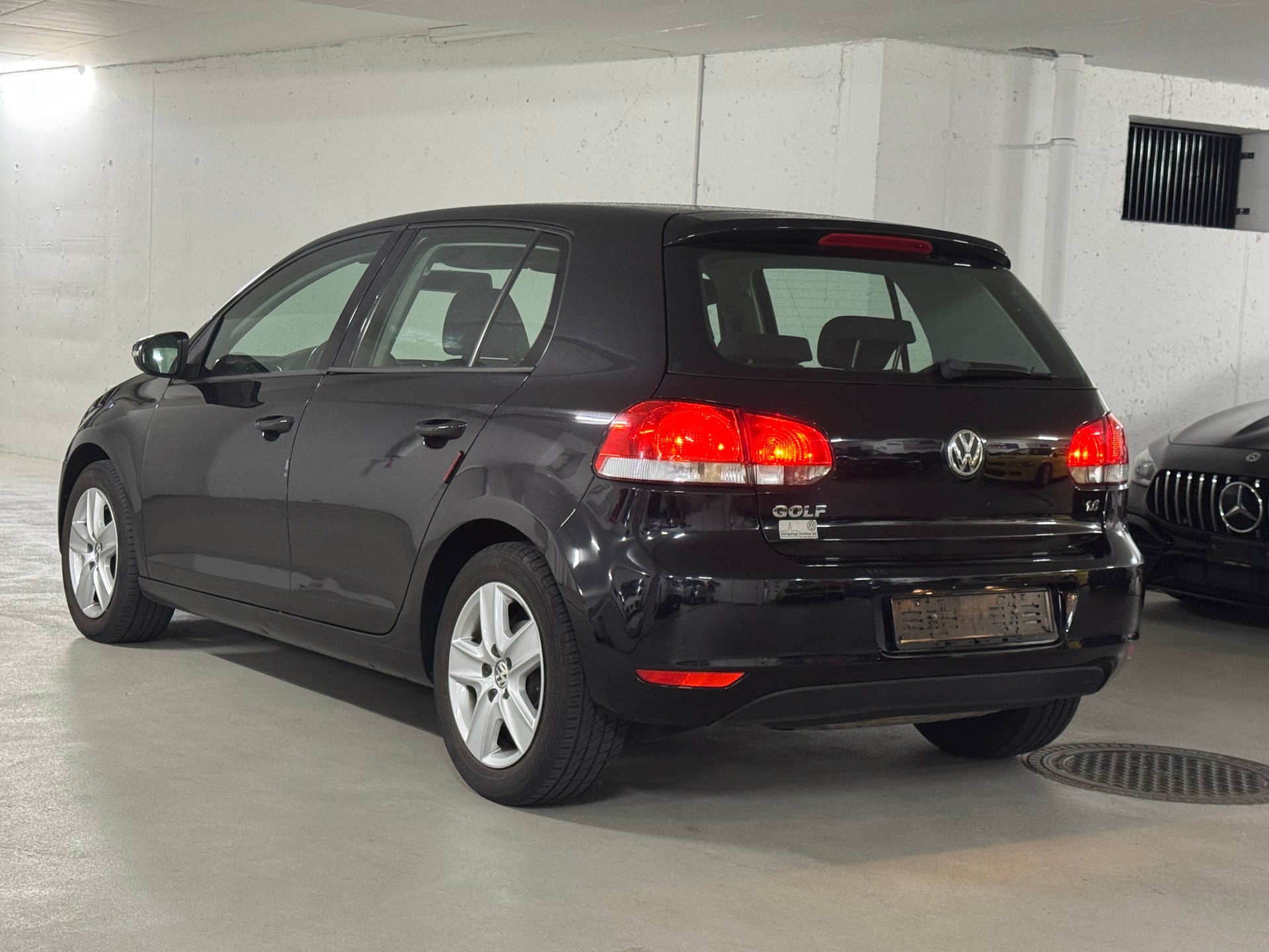 VW Golf 1.6 Comfortline CH-Fahrzeug-image-4