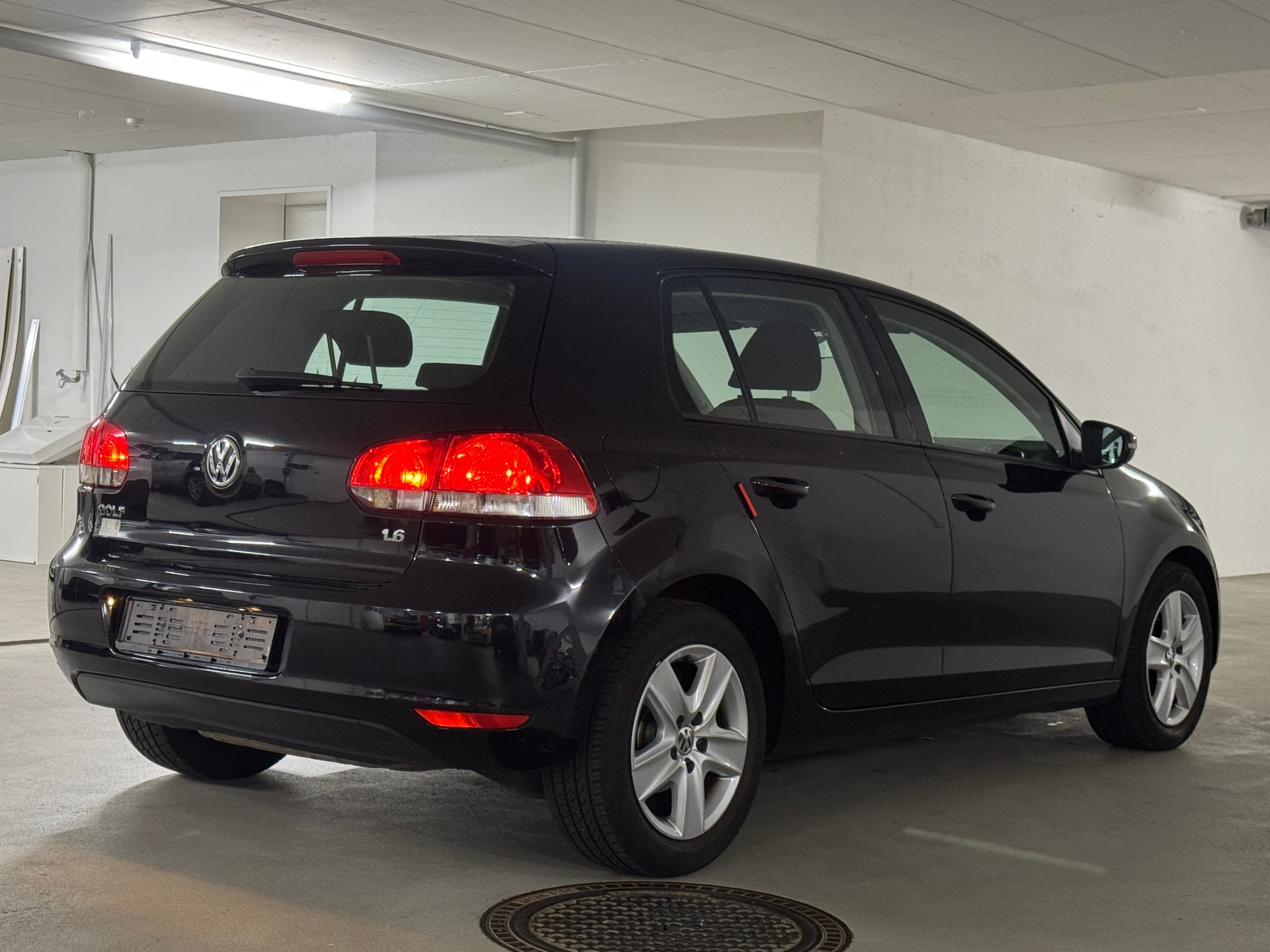VW Golf 1.6 Comfortline CH-Fahrzeug-image-6