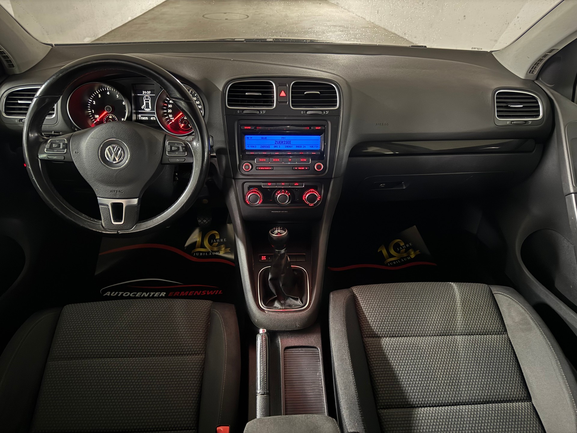VW Golf 1.6 Comfortline CH-Fahrzeug-image-10