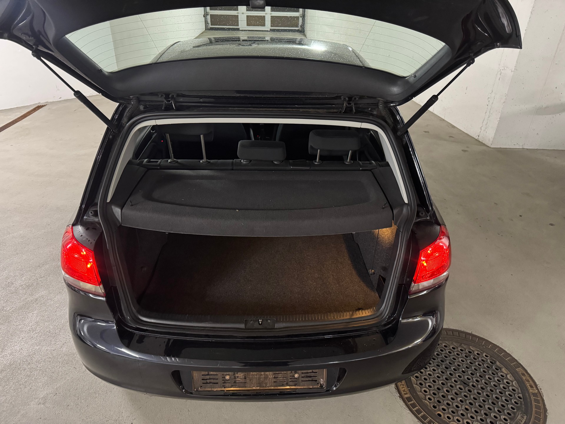 VW Golf 1.6 Comfortline CH-Fahrzeug-image-7