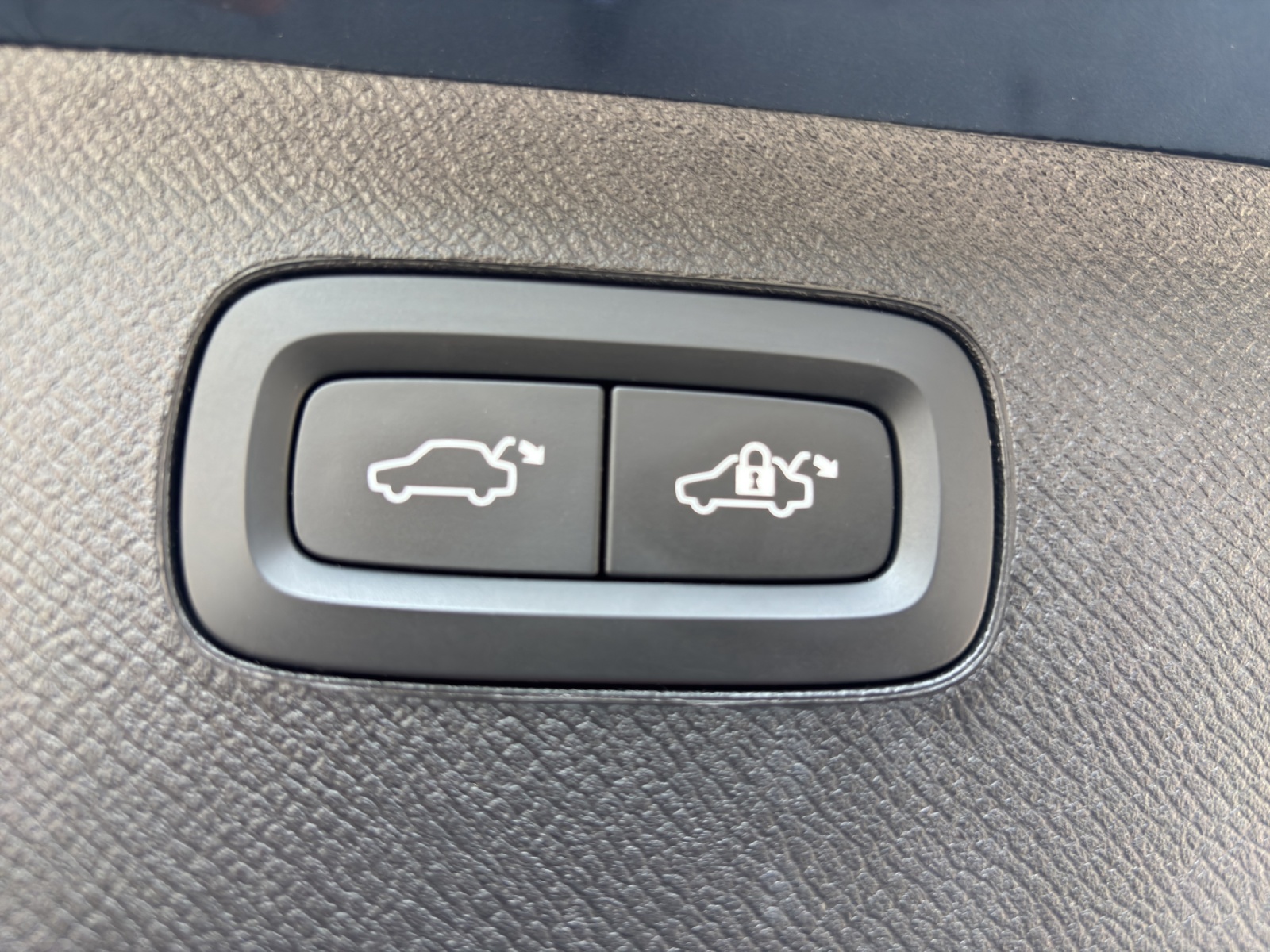 VOLVO XC90 T8 eAWD PluginHybrid Ultimate Dark Geartronic-image-12