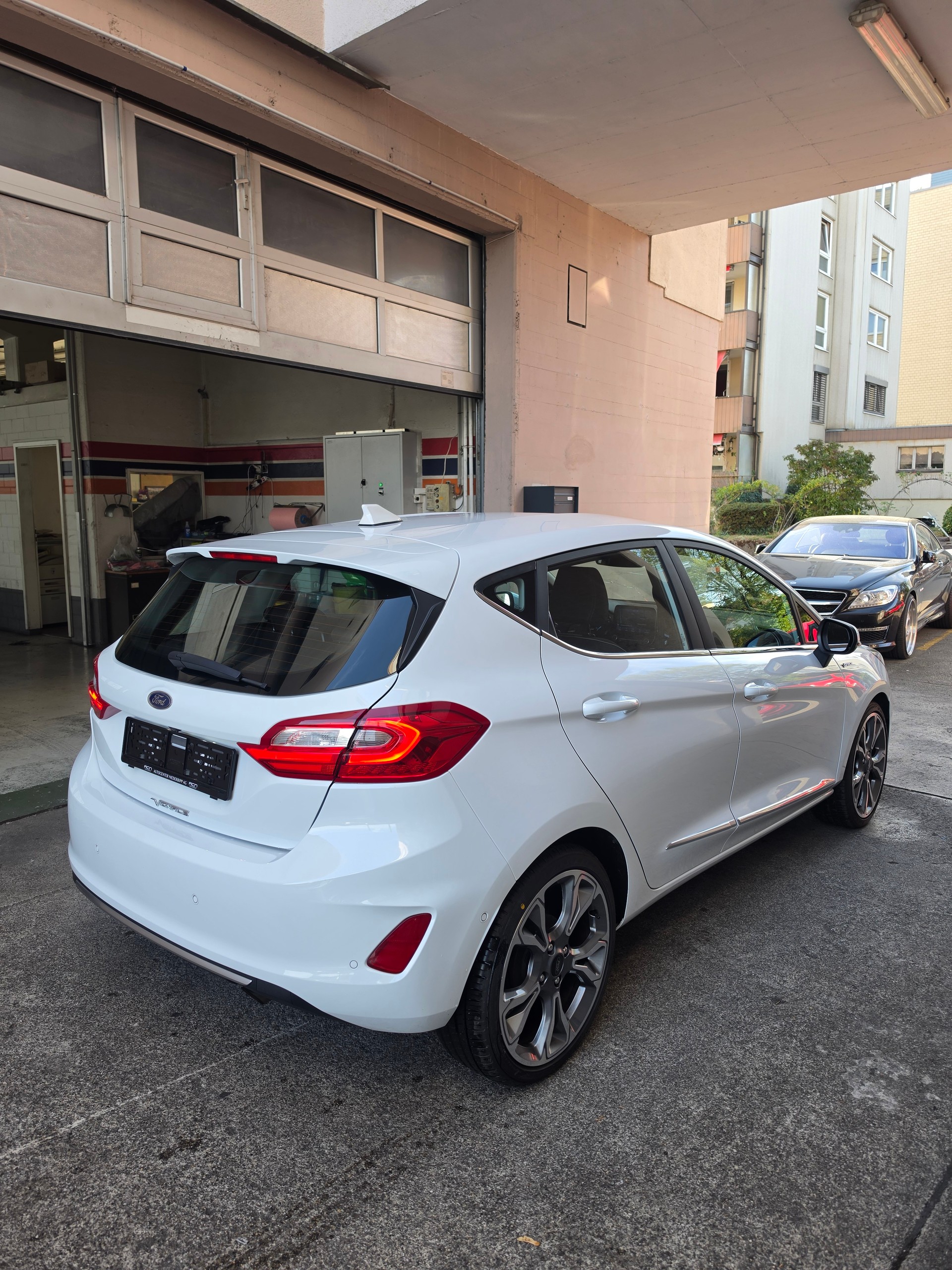 FORD Fiesta 1.0 SCTi Vignale Automat-image-3