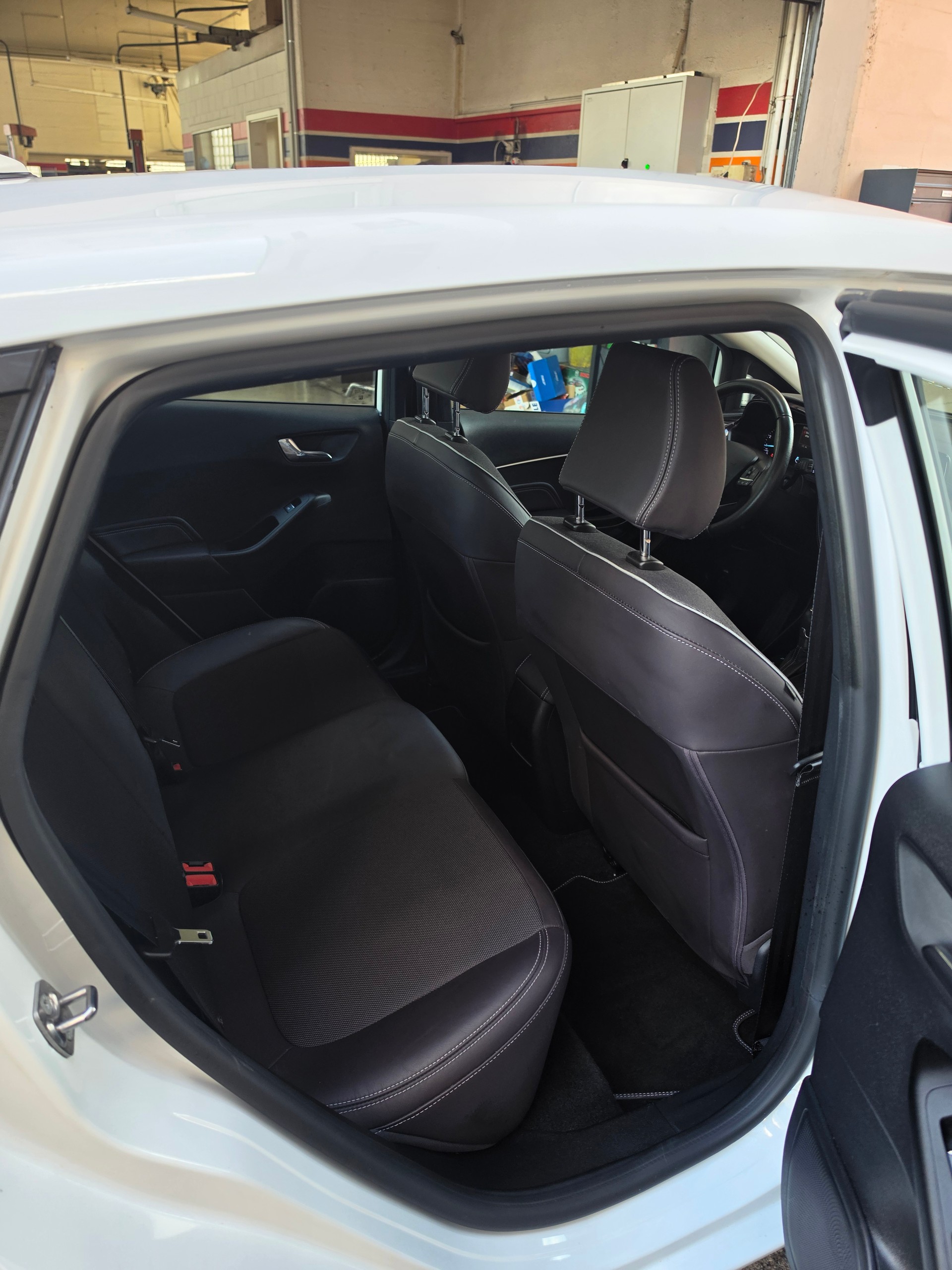 FORD Fiesta 1.0 SCTi Vignale Automat-image-7