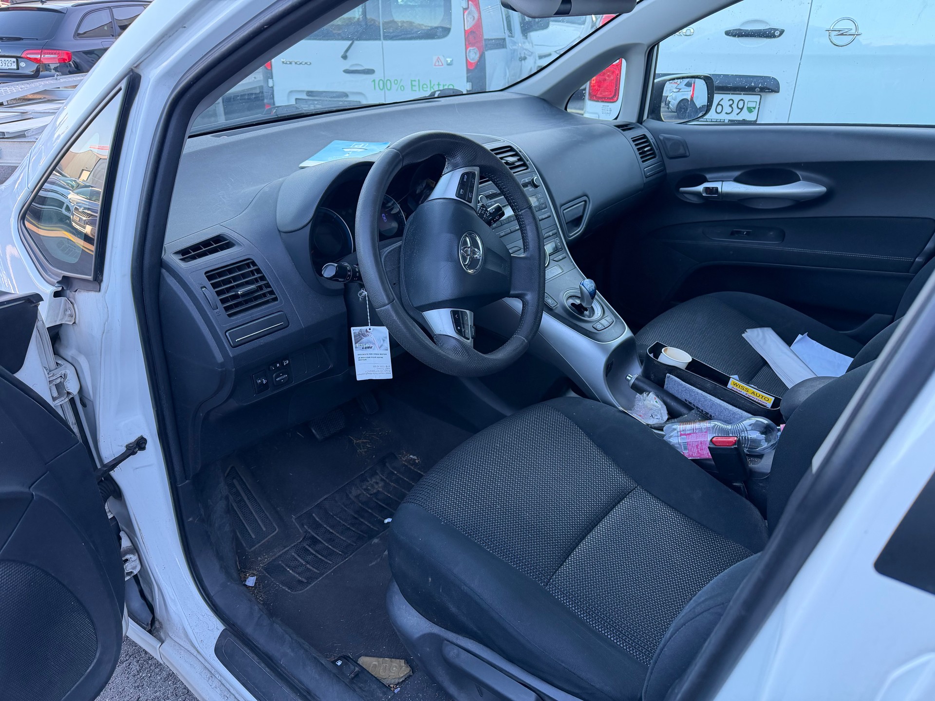 TOYOTA Auris 1.8 16V HSD Linea Sol Premium-image-7