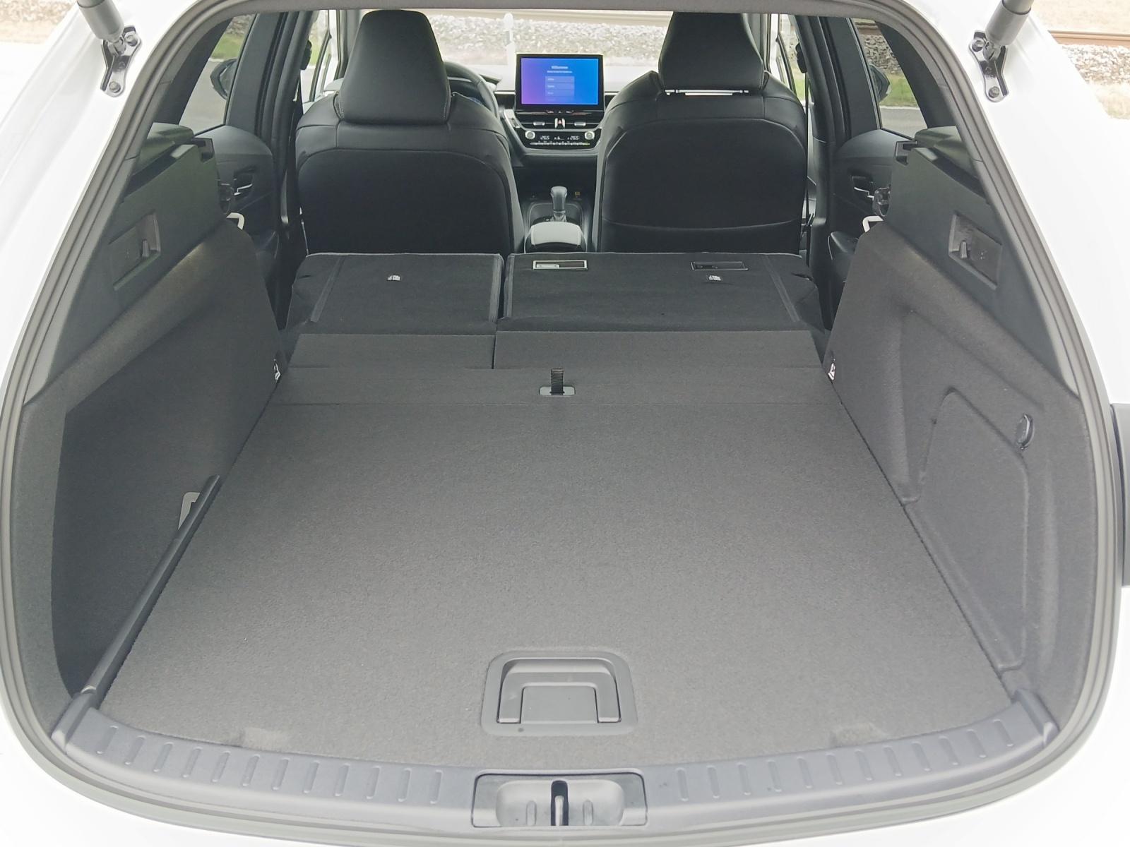 TOYOTA Corolla Touring Sports 2.0 HSD Swiss Edition-image-11