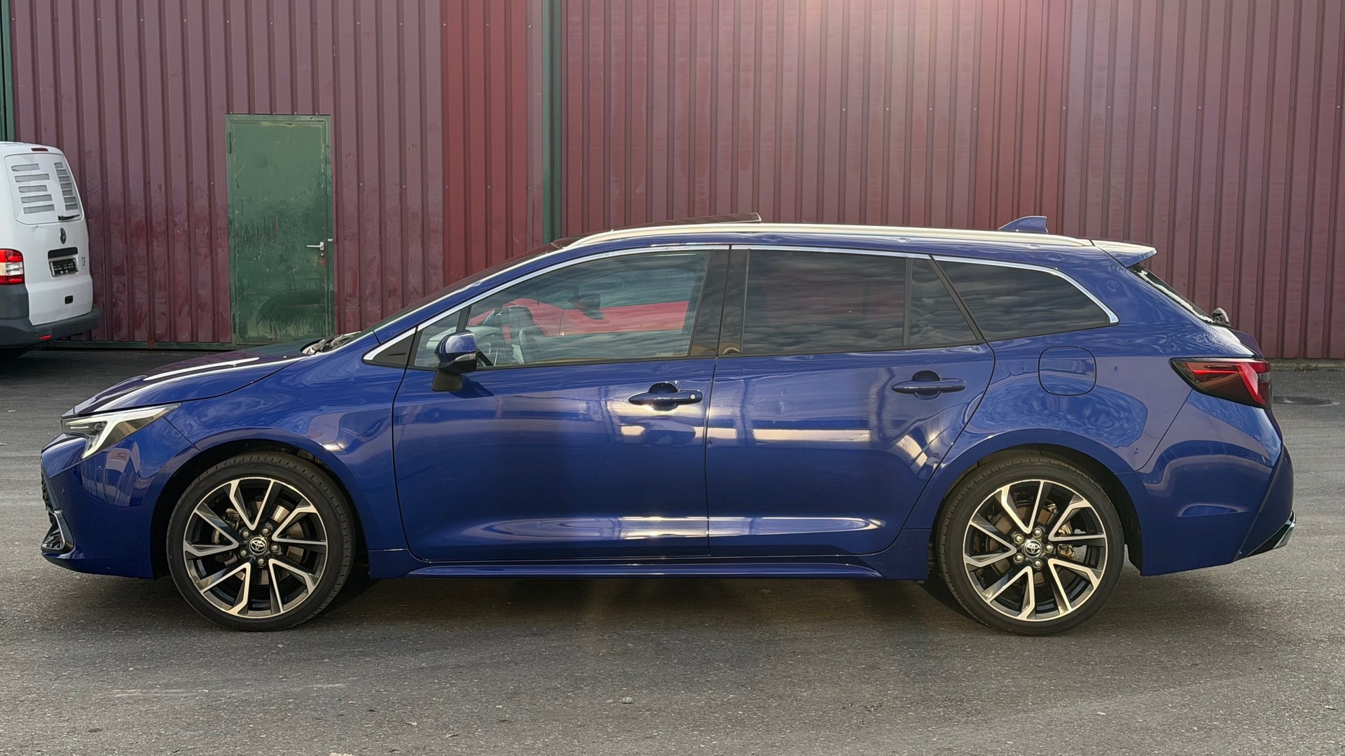 TOYOTA Corolla Touring Sports 2.0 HSD Premium e-CVT-image-7