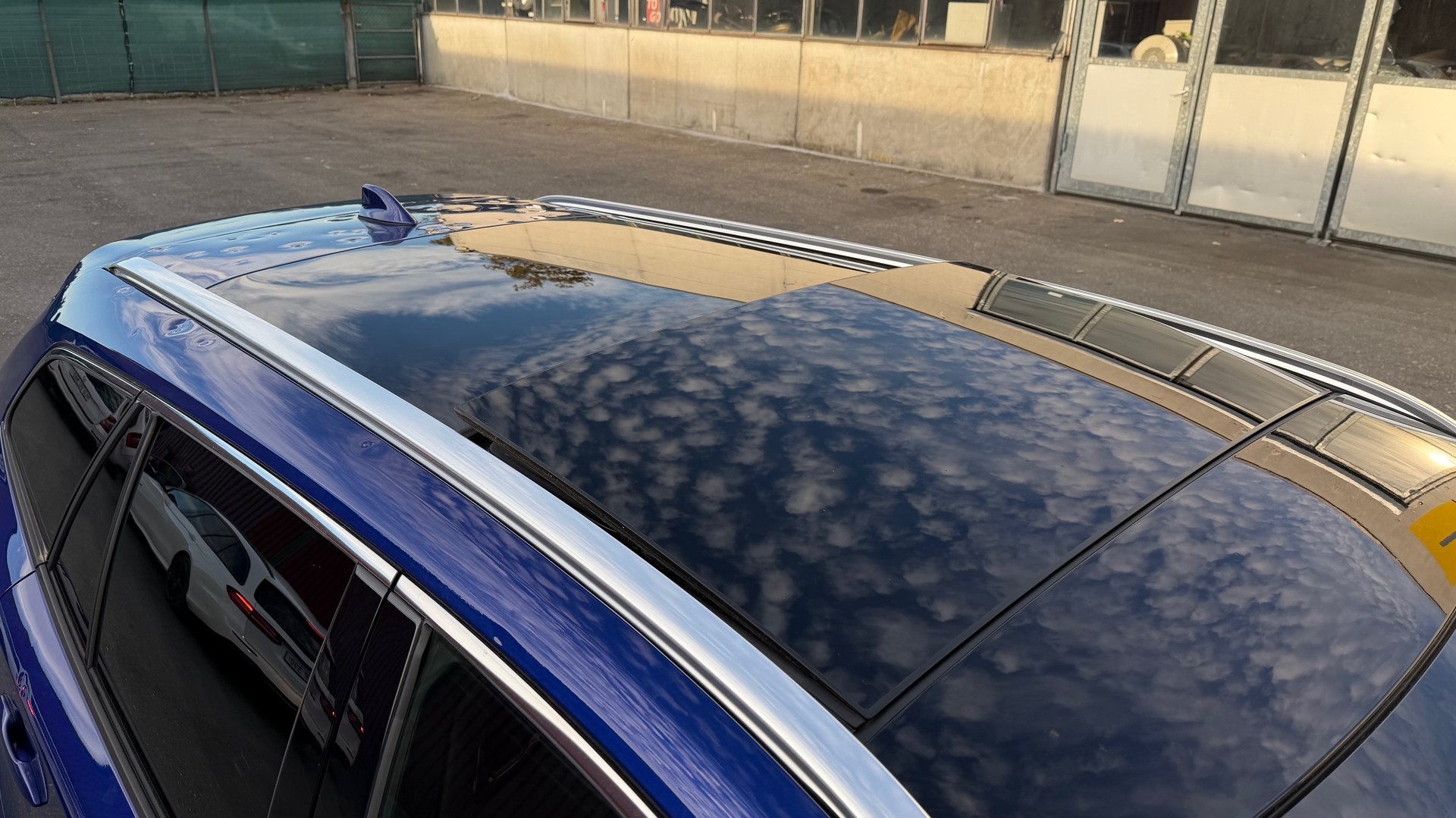 TOYOTA Corolla Touring Sports 2.0 HSD Premium e-CVT-image-8