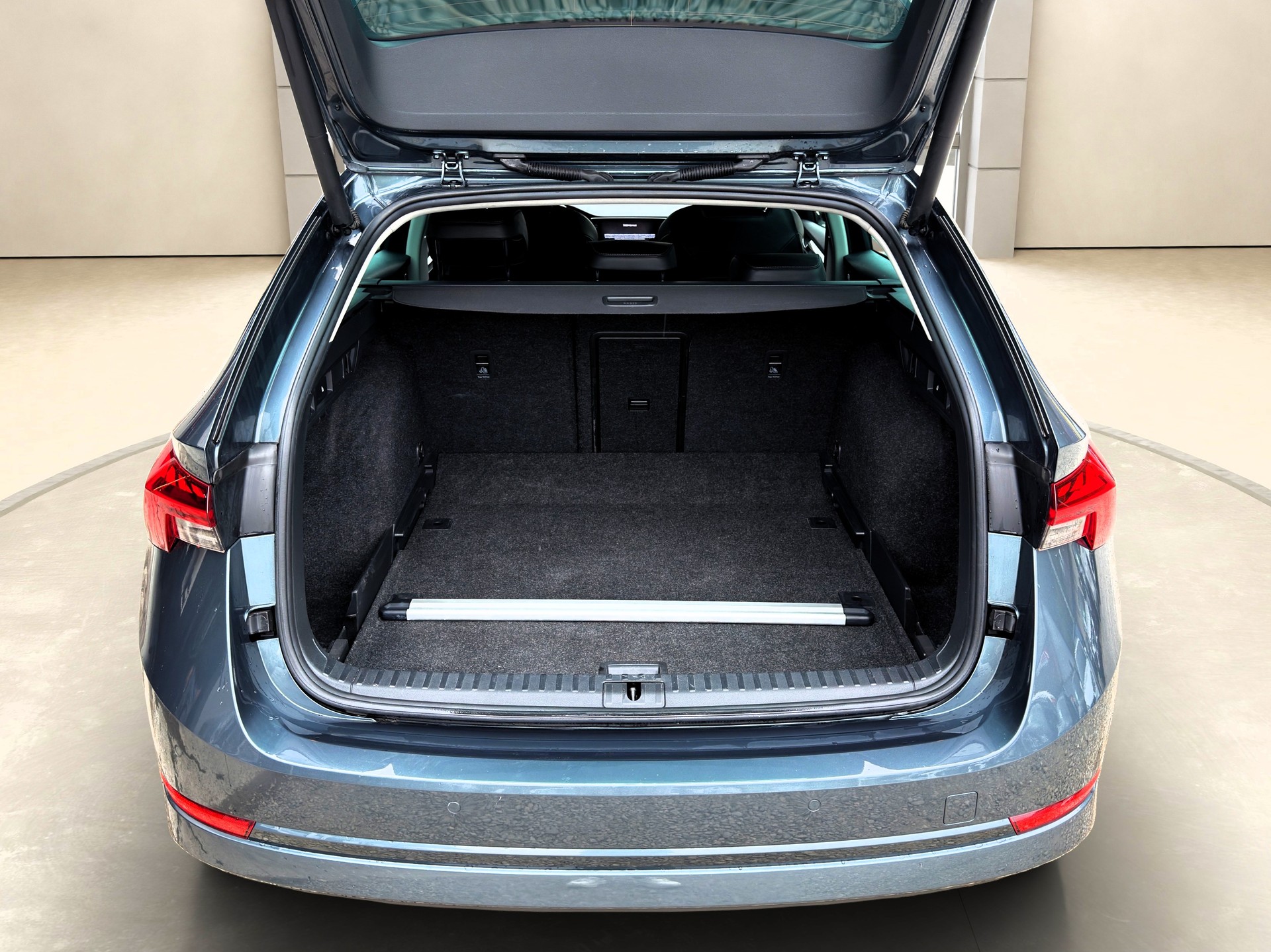 SKODA Octavia Combi 2.0 TDI DSG Ambition 4x4 ✅CH-Fahrzeug & 8-fach bereift✅-image-15