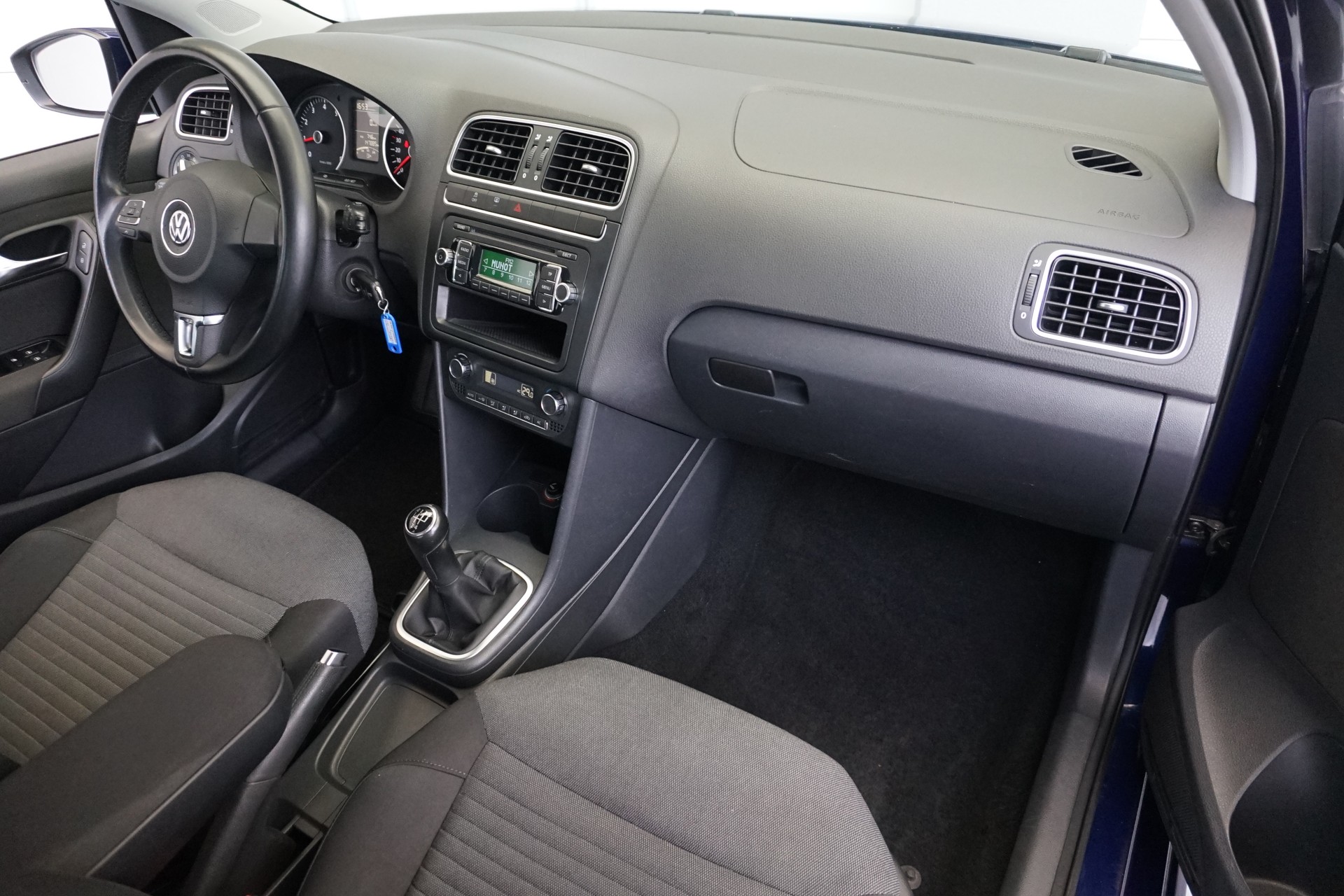 VW Polo 1.4 16V Comfort 5-Gang Handschaltung-image-14