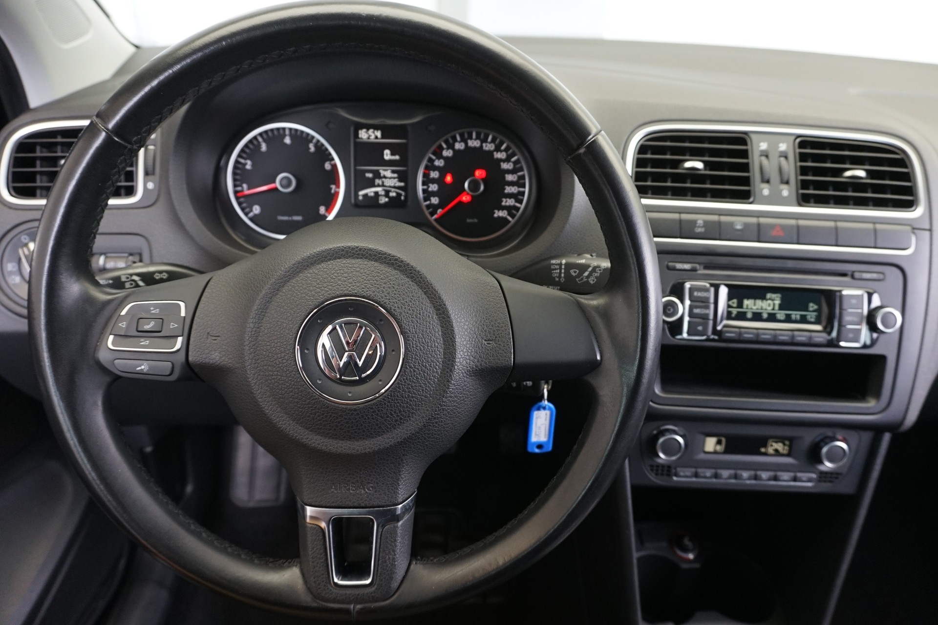 VW Polo 1.4 16V Comfort 5-Gang Handschaltung-image-11