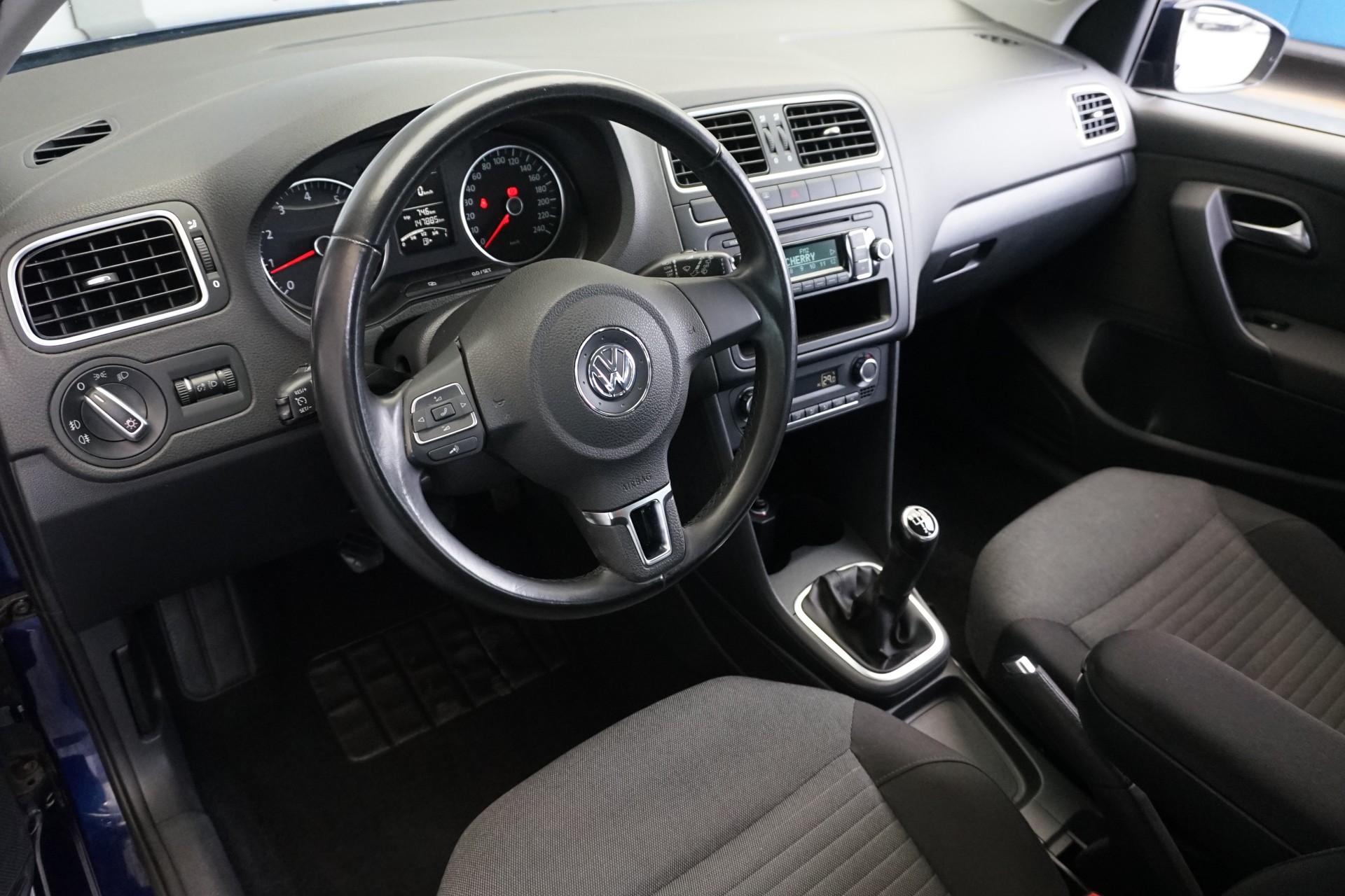 VW Polo 1.4 16V Comfort 5-Gang Handschaltung-image-13