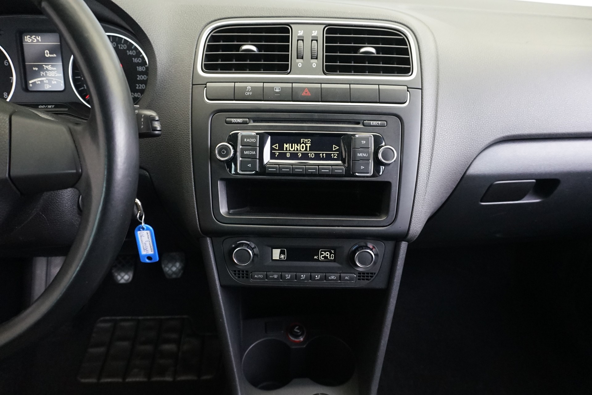 VW Polo 1.4 16V Comfort 5-Gang Handschaltung-image-12