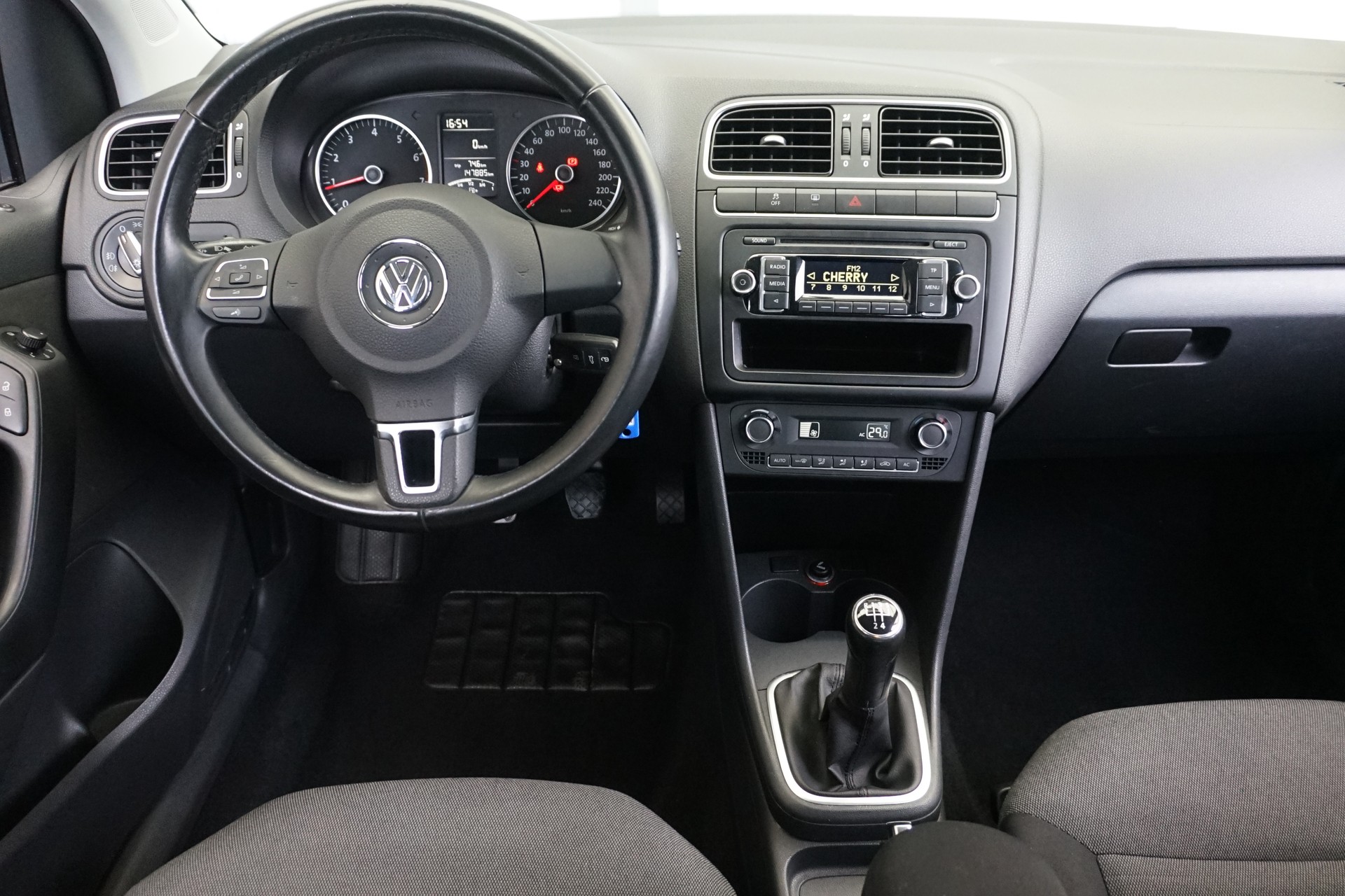 VW Polo 1.4 16V Comfort 5-Gang Handschaltung-image-10