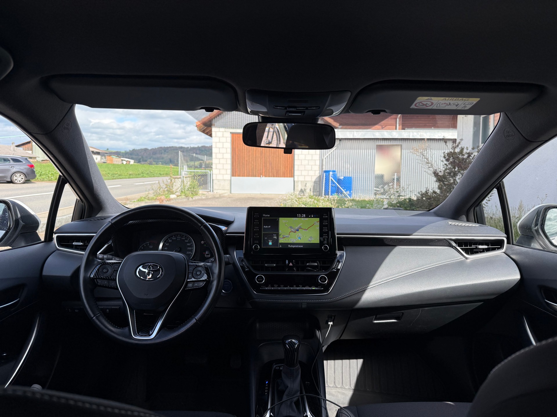 TOYOTA 1.8 HSD Trend-image-3