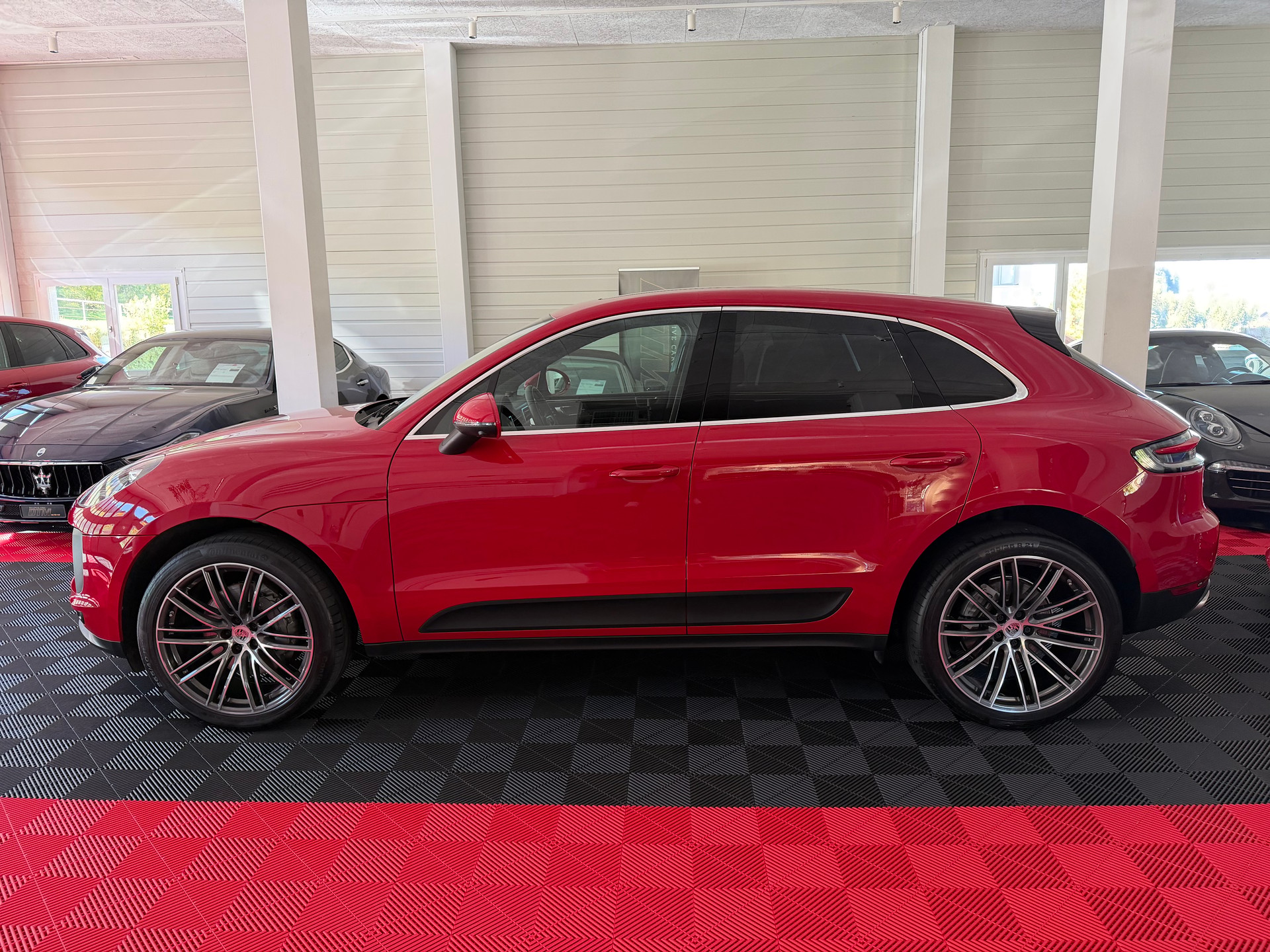 PORSCHE Macan S-image-1