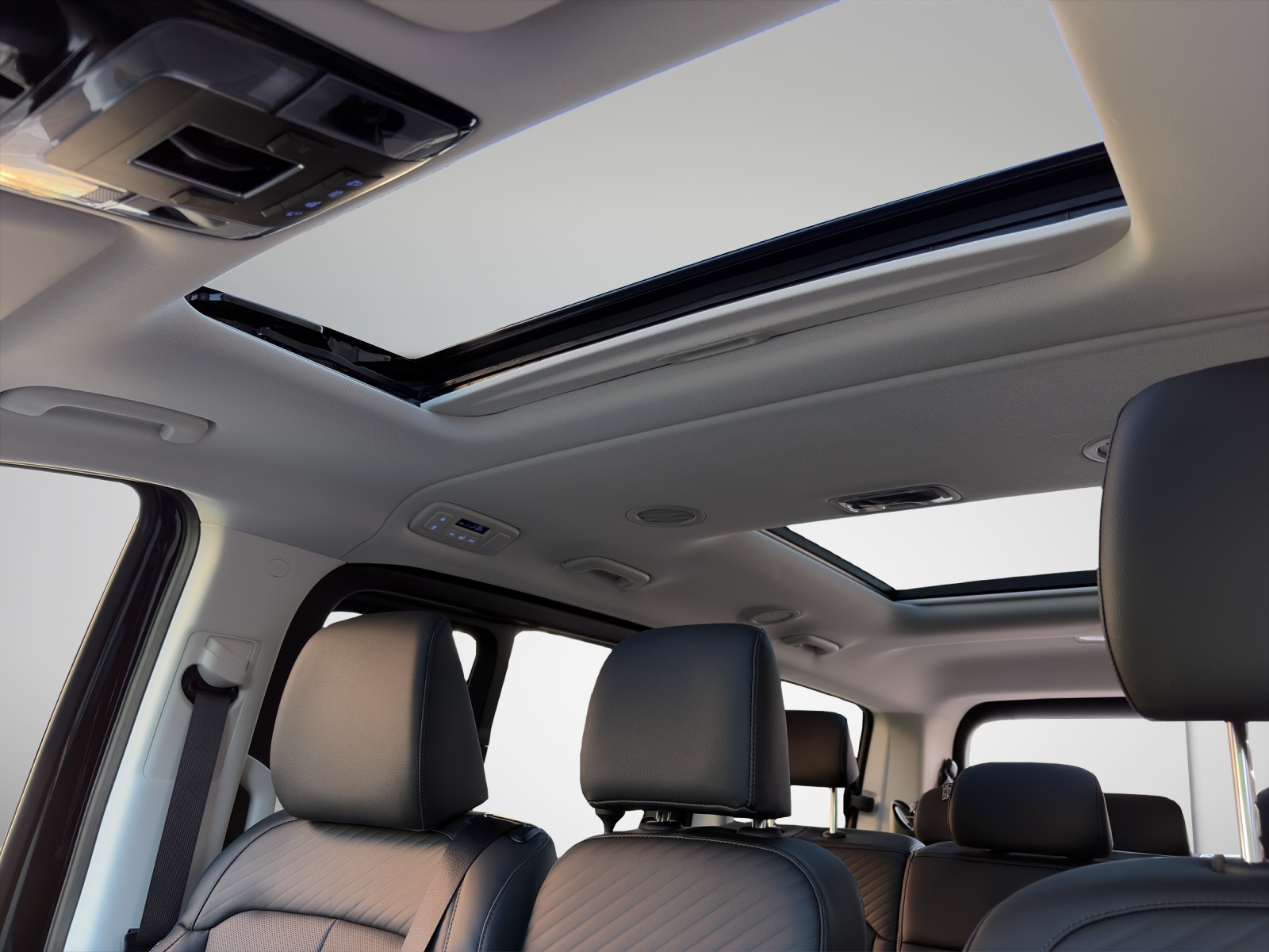 HYUNDAI Staria Wagon 84 kWh Vertex Sunroof-image-15