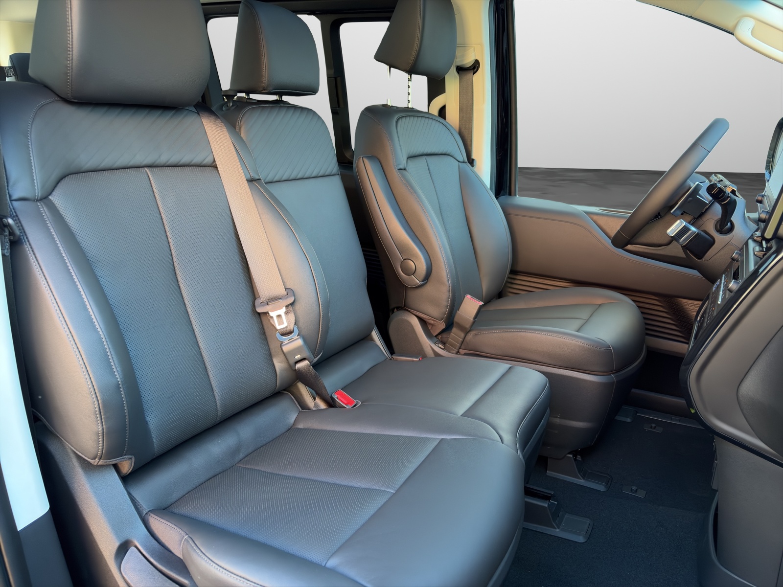 HYUNDAI Staria Wagon 84 kWh Vertex Sunroof-image-11