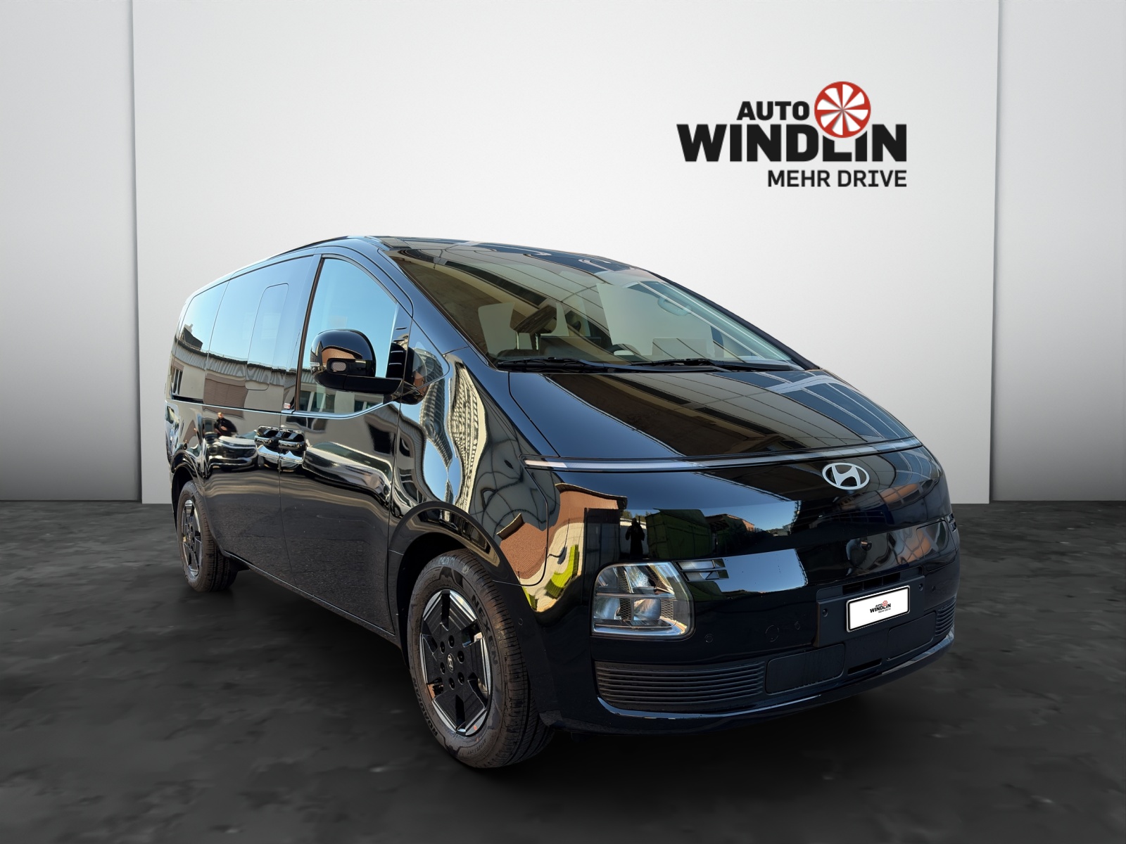 HYUNDAI Staria Wagon 84 kWh Vertex Sunroof-image-0