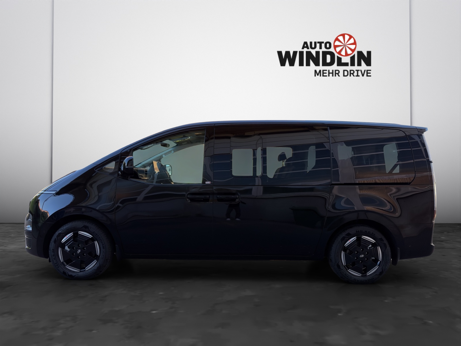 HYUNDAI Staria Wagon 84 kWh Vertex Sunroof-image-2